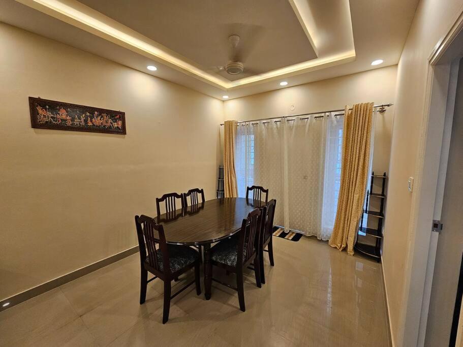 2 Bhk In Rustambagh - Indranagar Apartment *