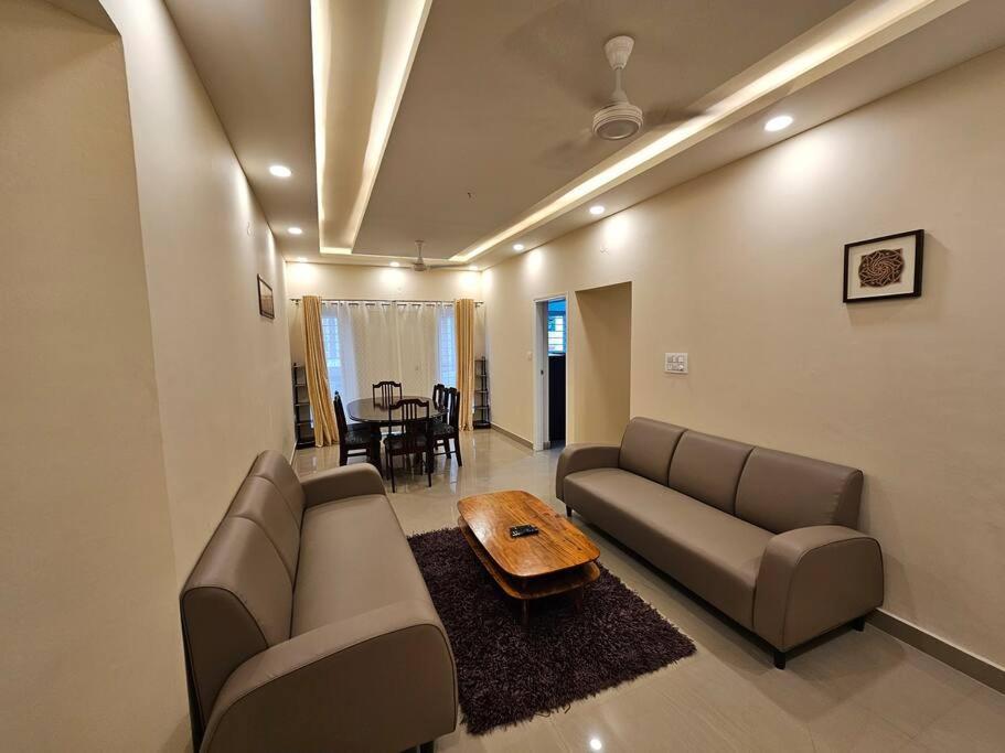 Apartment 2 Bhk In Rustambagh - Indranagar