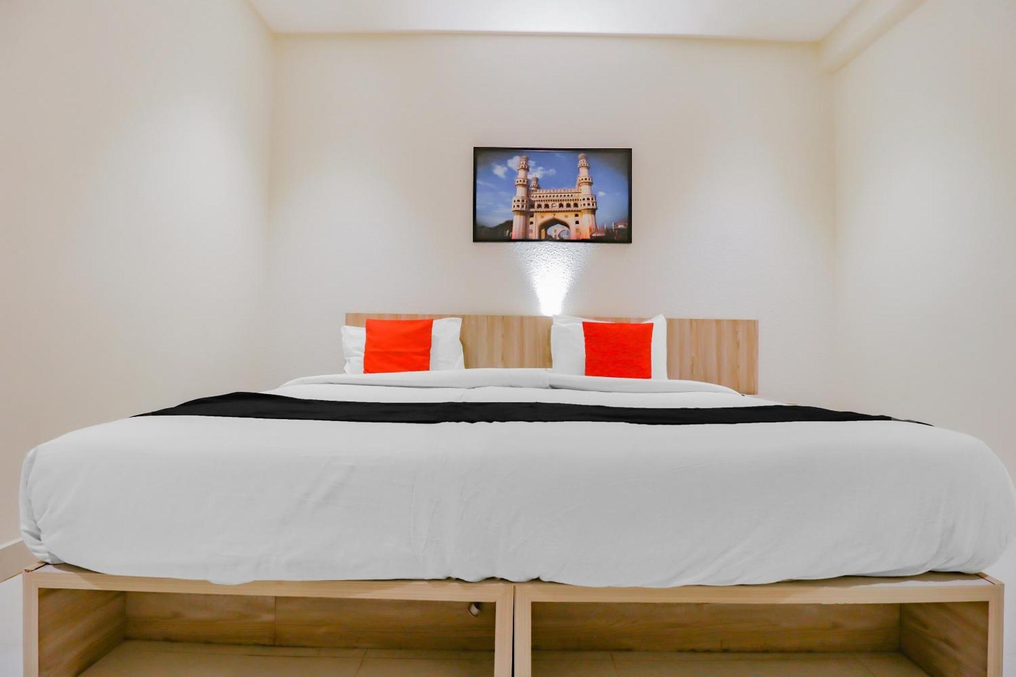 Capital O Royal Keys Near Brookfield Mall, Aecs Layout Hotel Bangalore