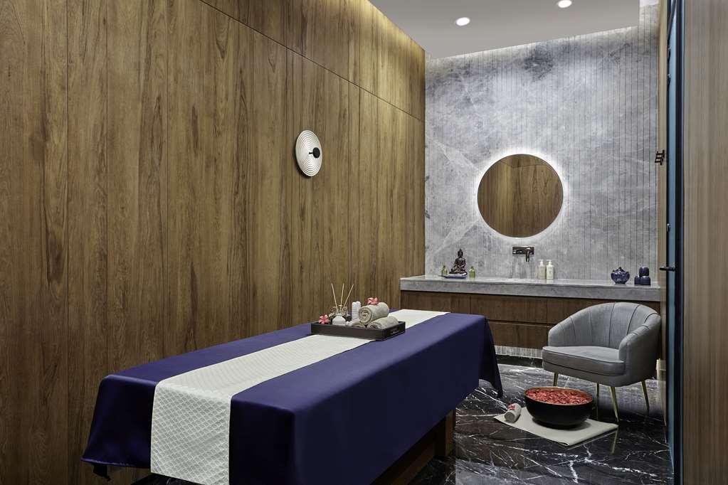 Hotel Hilton Embassy Manyata Business Park Bangalore