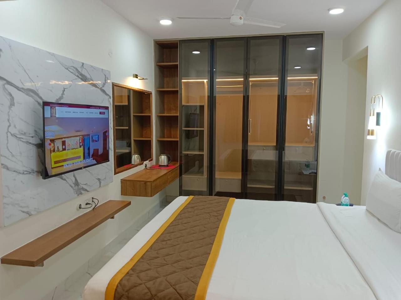 Ss Lumina Guest house *