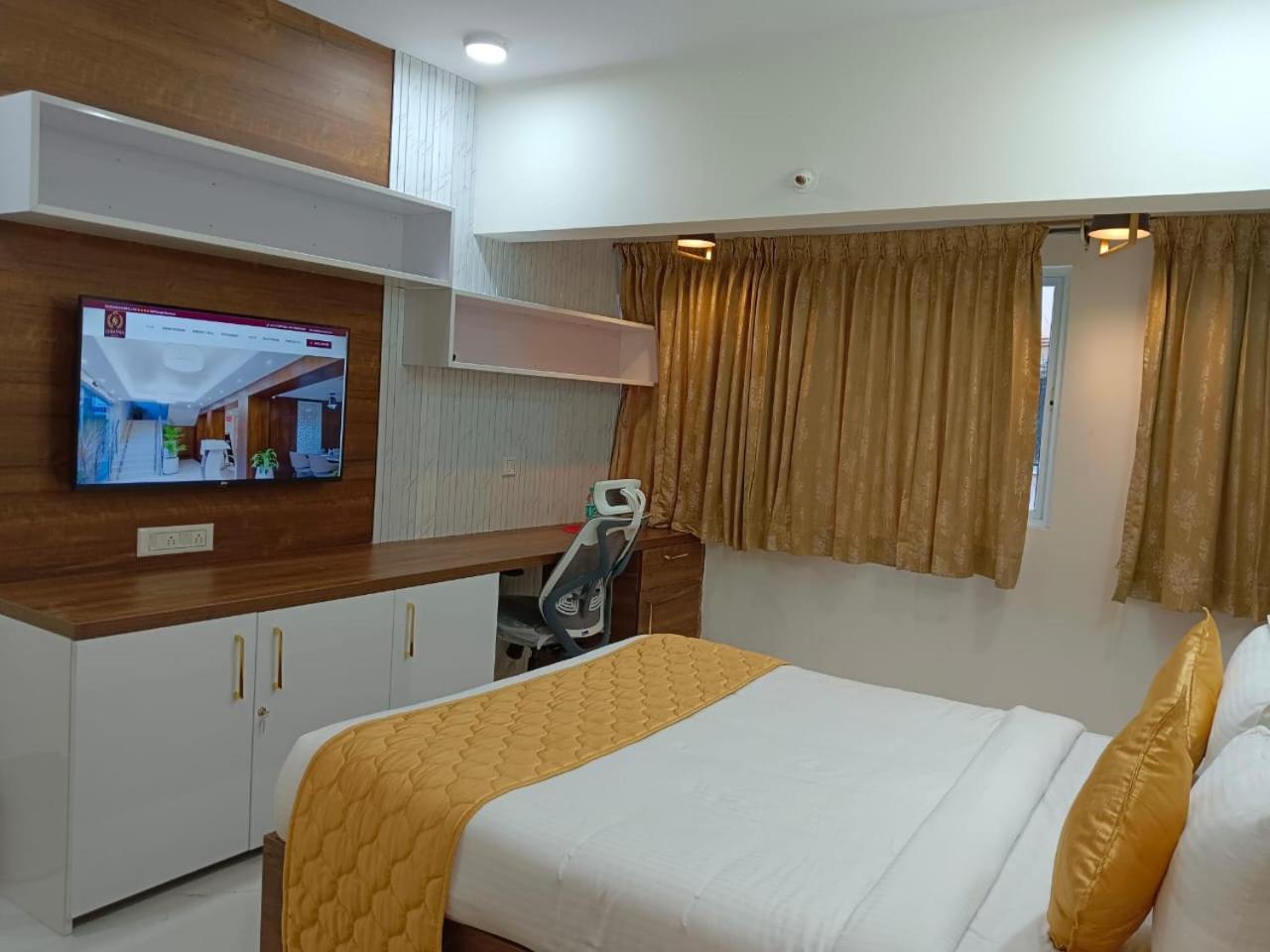 Ss Lumina Guest house