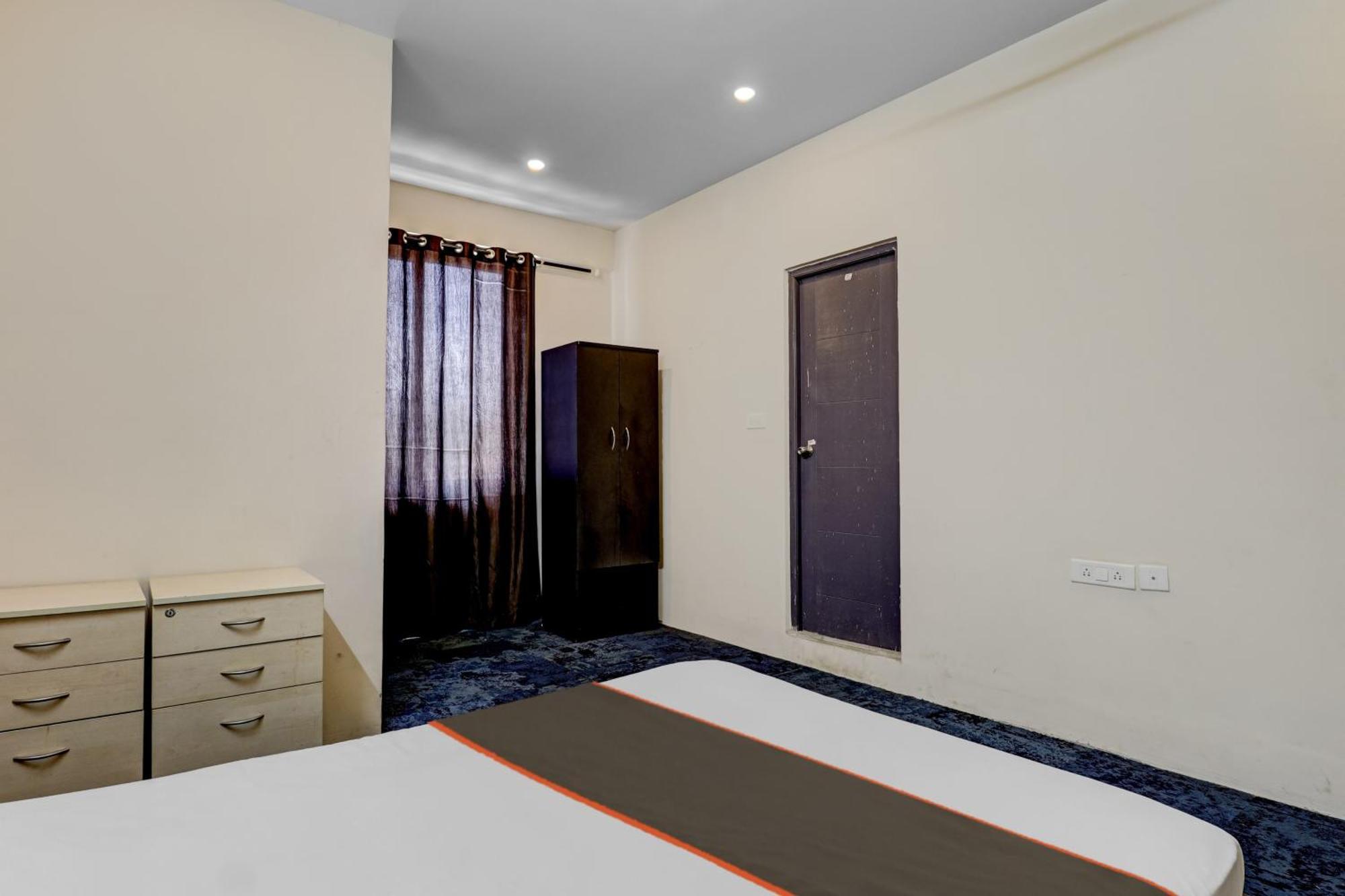 Hotel O Crescent Shine 3*