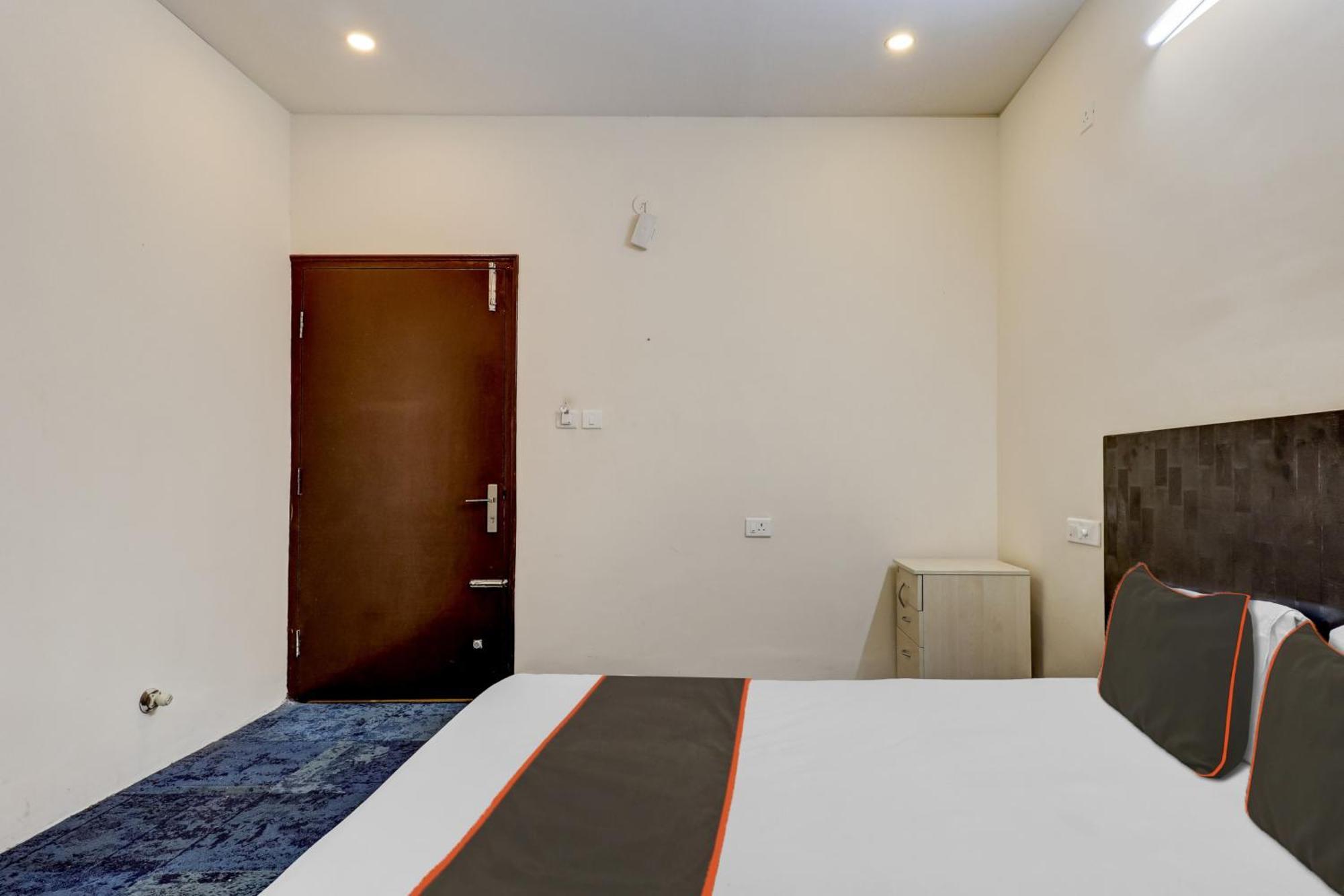 Hotel O Crescent Shine