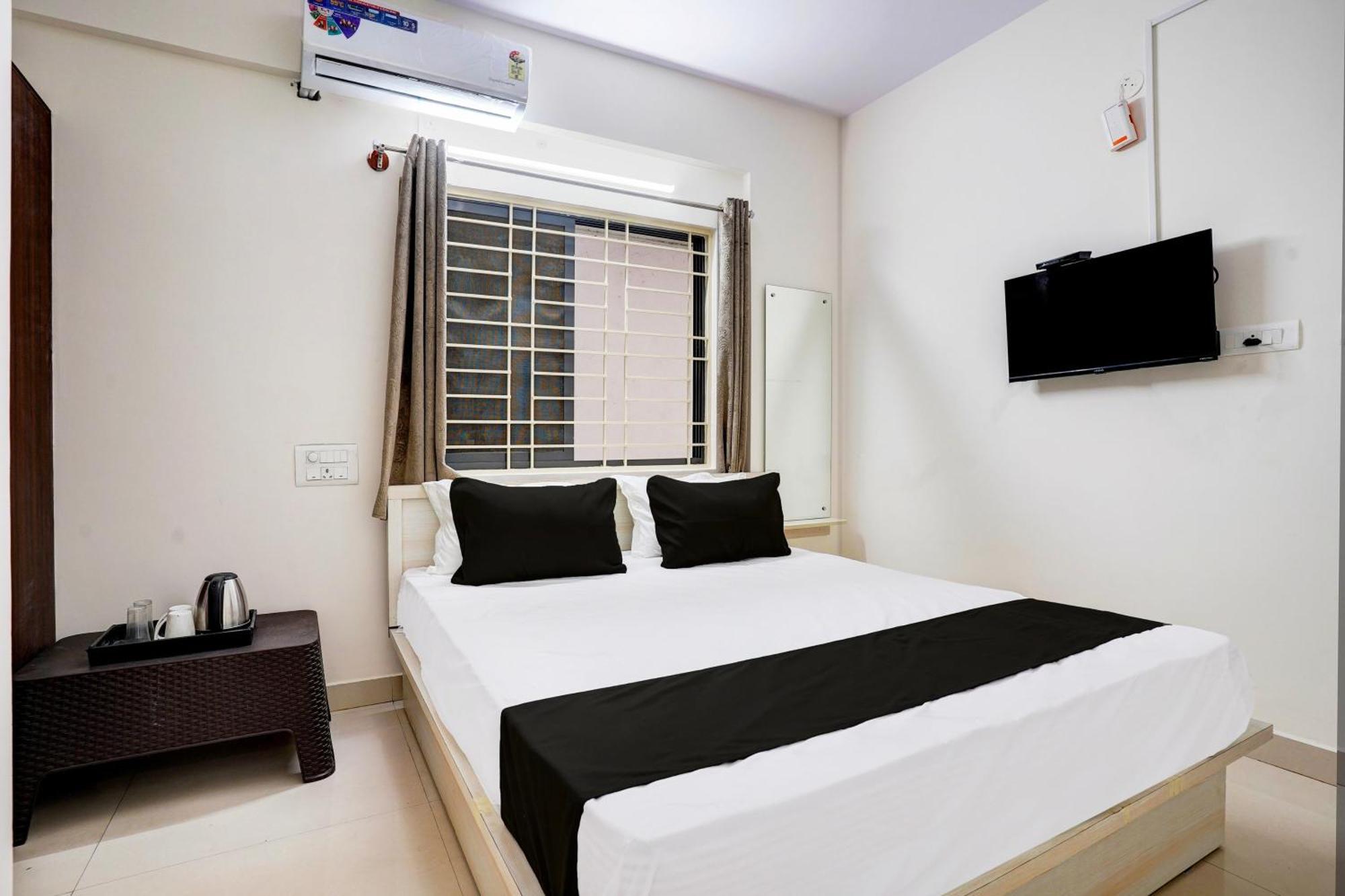 O 82950 Om Sai Residency Hotel