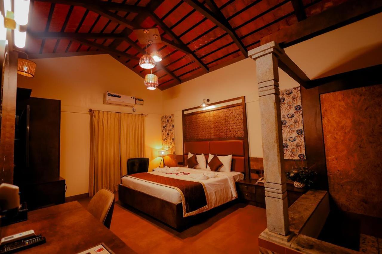 Resort Nirantara & Bangalore
