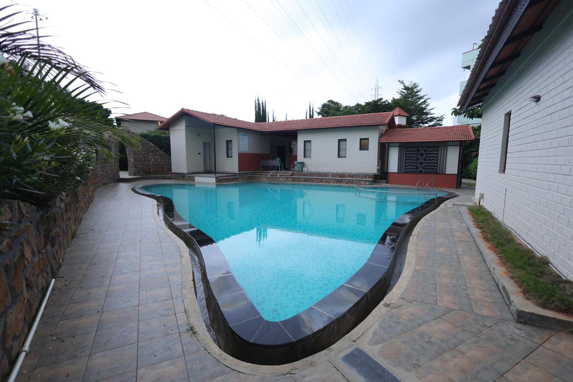 Resort Nirantara &