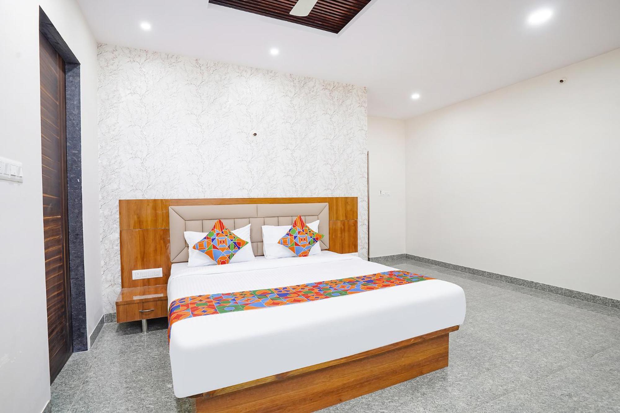 Fabhotel Platinum Palace - Nr Magadi Main Road 3* Bangalore