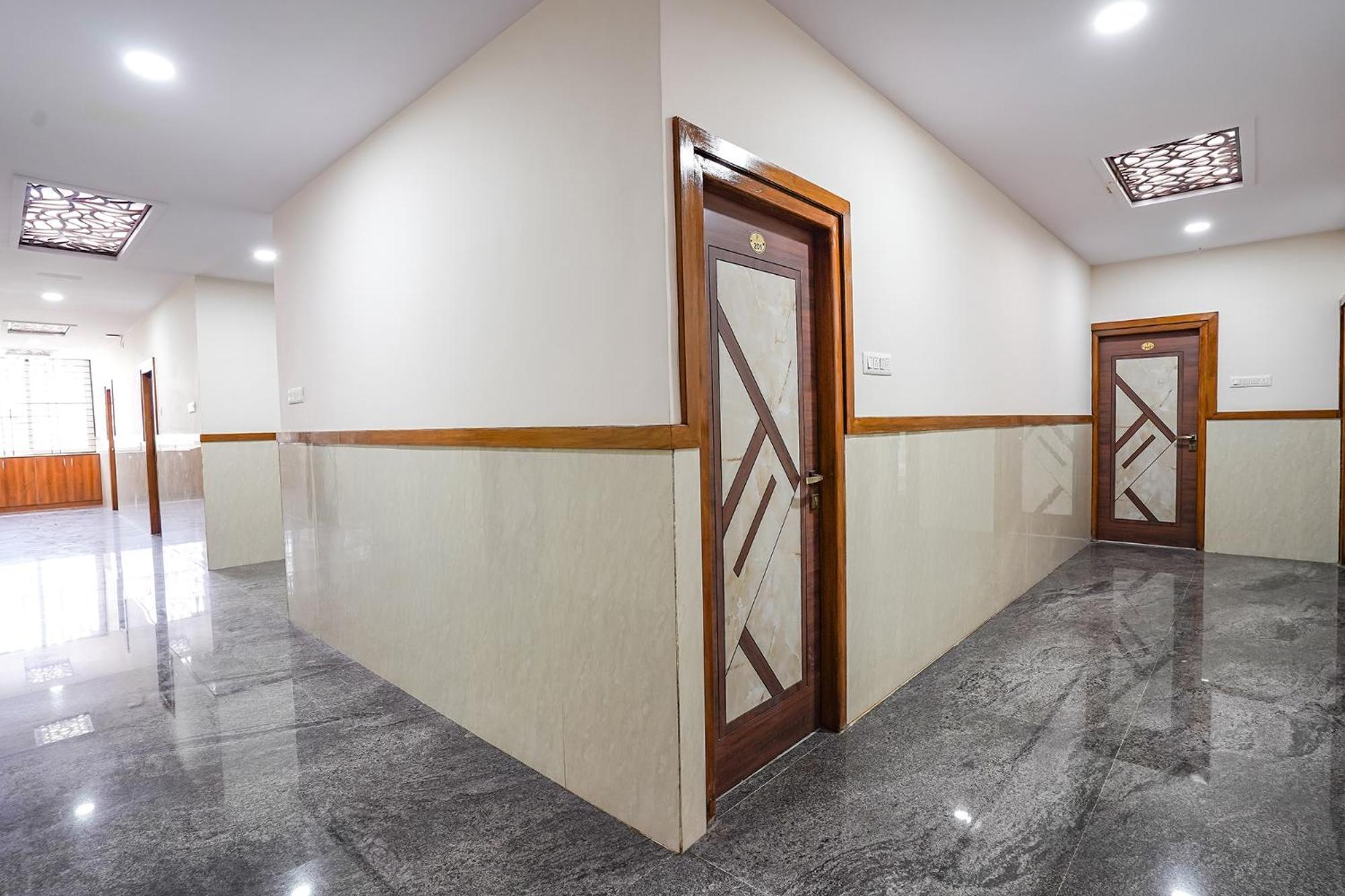 Fabhotel Platinum Palace - Nr Magadi Main Road Hotel
