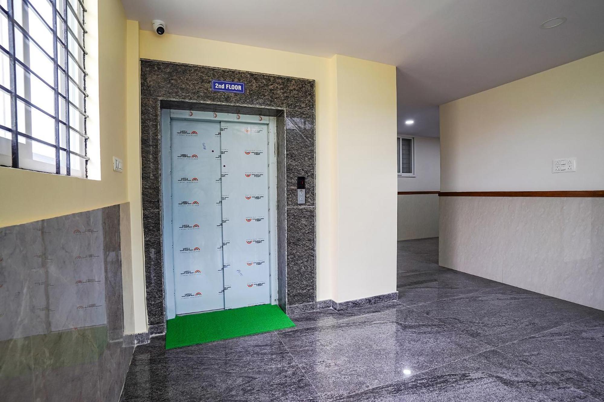 Hotel Fabhotel Platinum Palace - Nr Magadi Main Road 3*