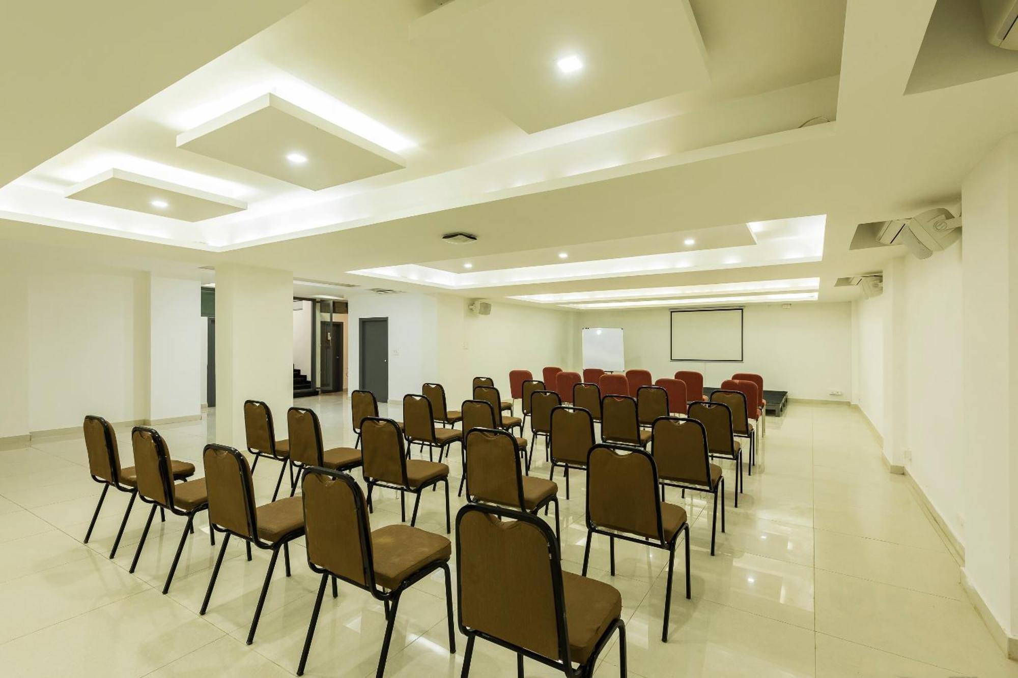 Super Townhouse Mg Road,bangalore