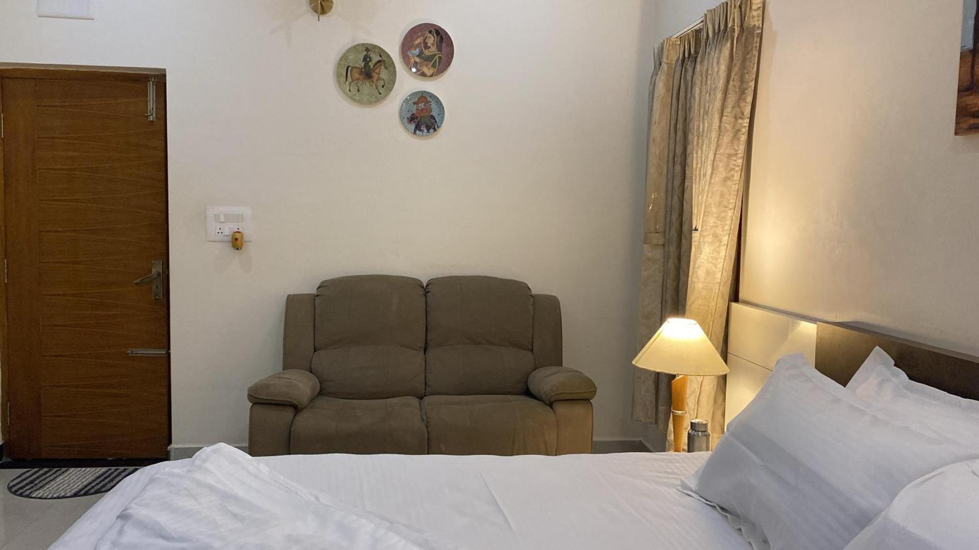 Gatsby 2bhk Luxury By Spacez Villa Bangalore