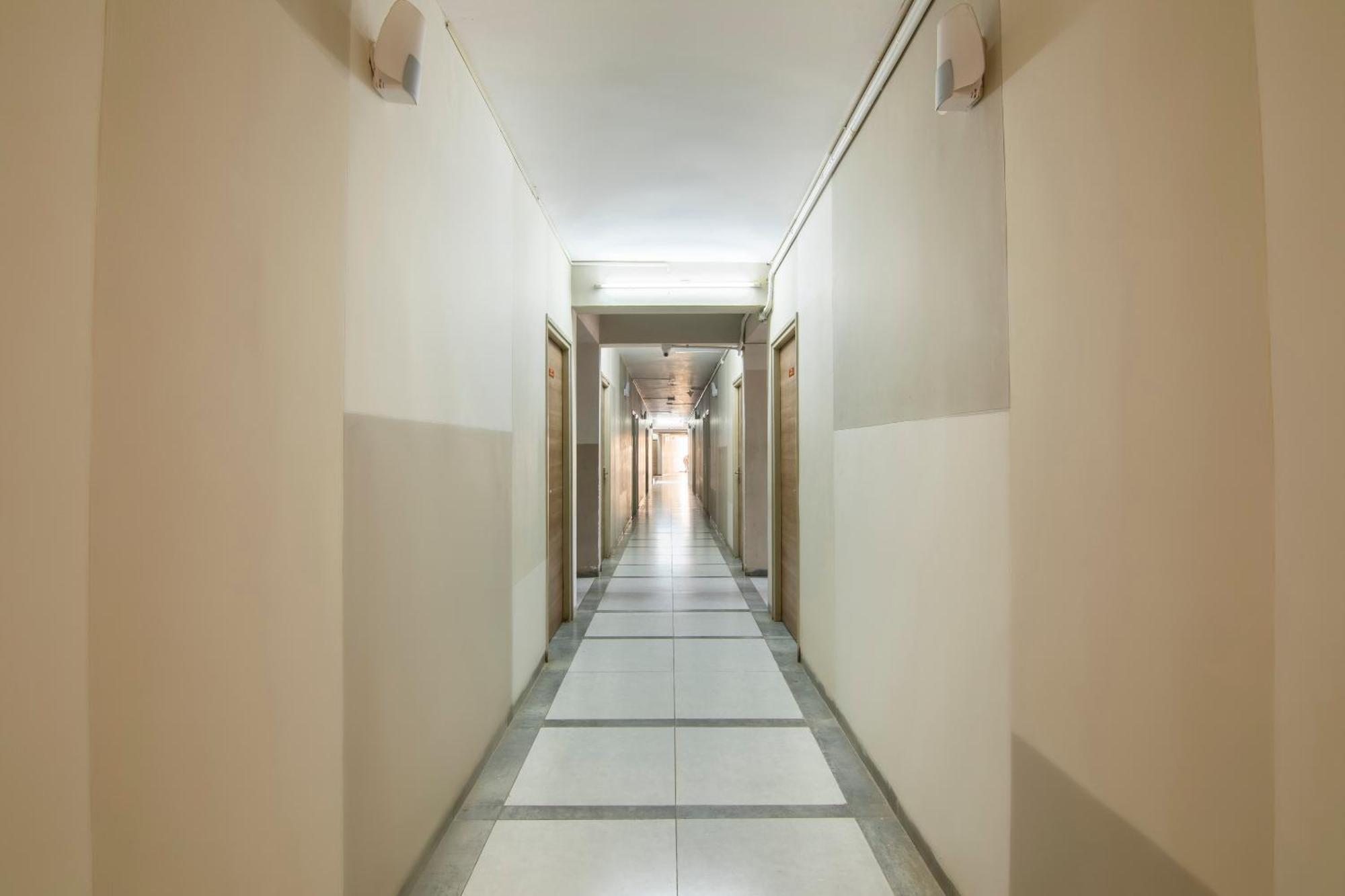Super O Bubble Luxury Budget Hotel