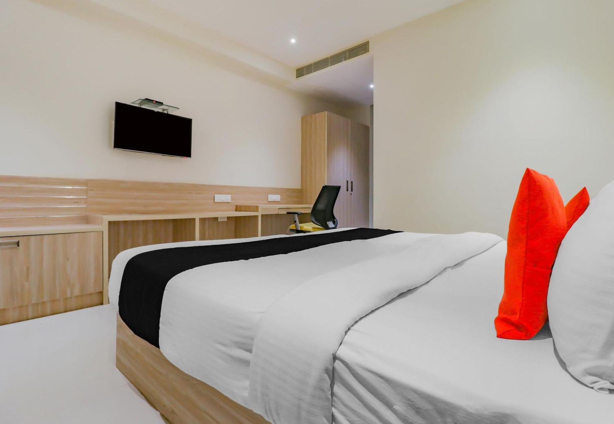 Hotel Capital O Royal Keys Near Brookfield Mall, Aecs Layout Bangalore