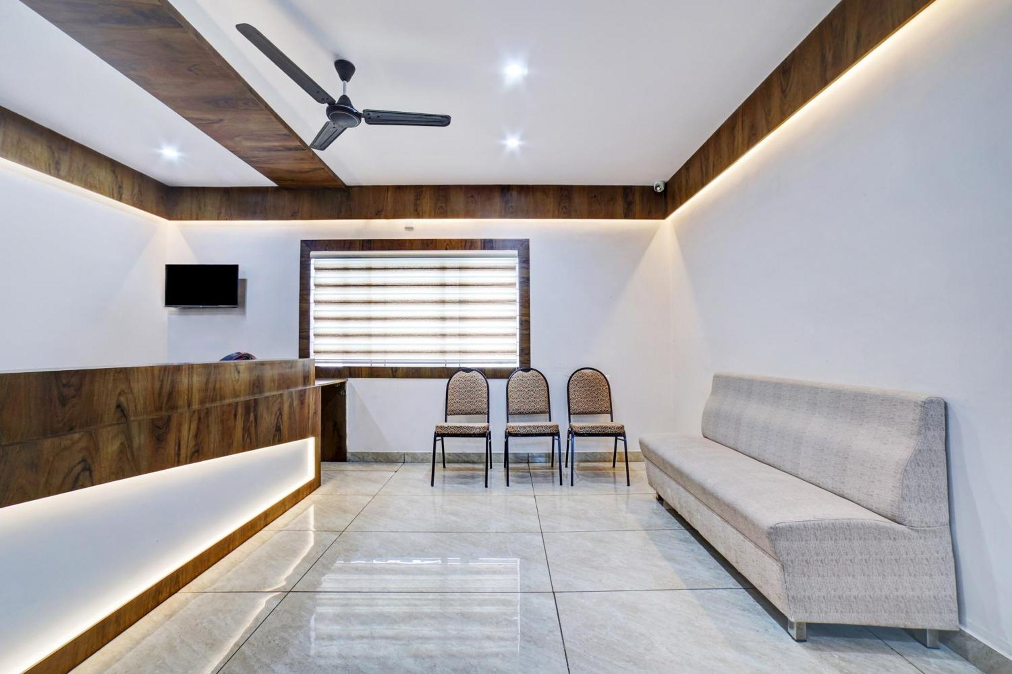 Hotel Townhouse Oak Ess Jay 4*