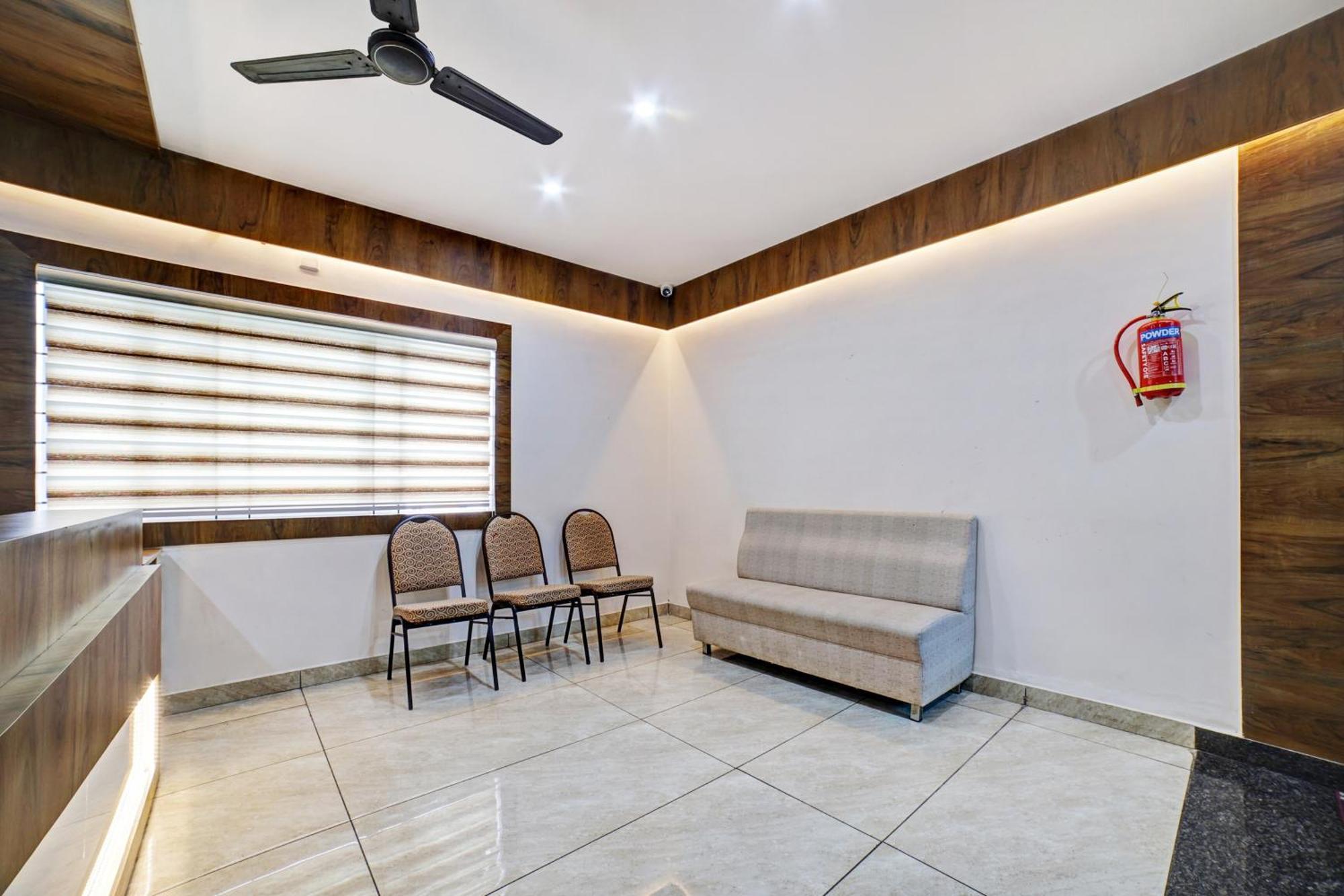 Townhouse Oak Ess Jay 4* Bangalore