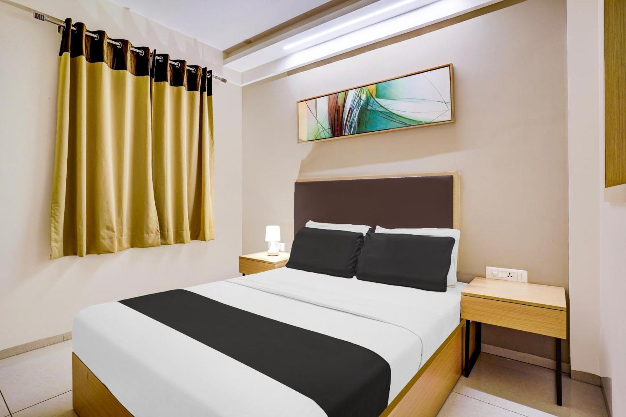 Hotel Super Collection O Metro Park Opposite Kalasipalya Bus Stand Bangalore