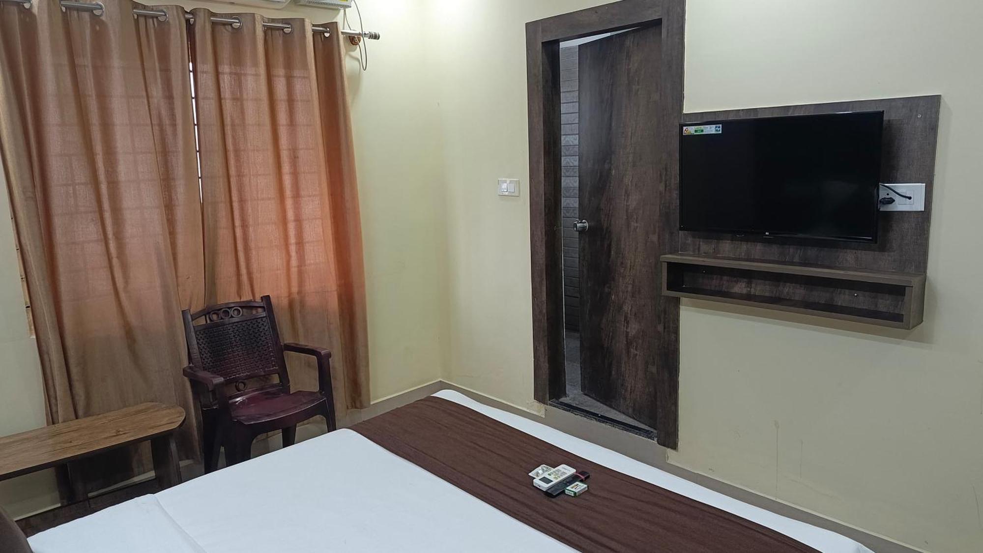 Pph Royal Gs Comforts Opp Mall Of Hotel Bangalore