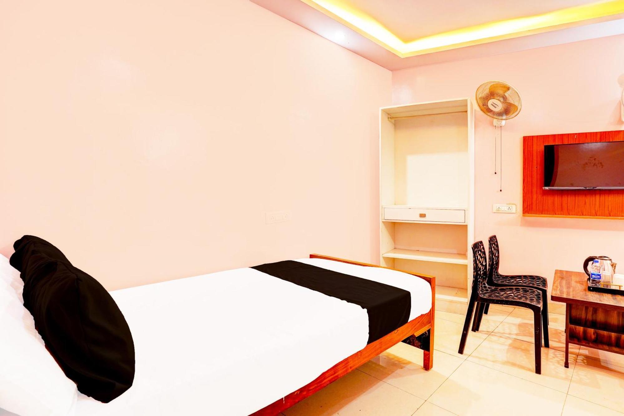 O Chaluva Boarding & Hotel 3*