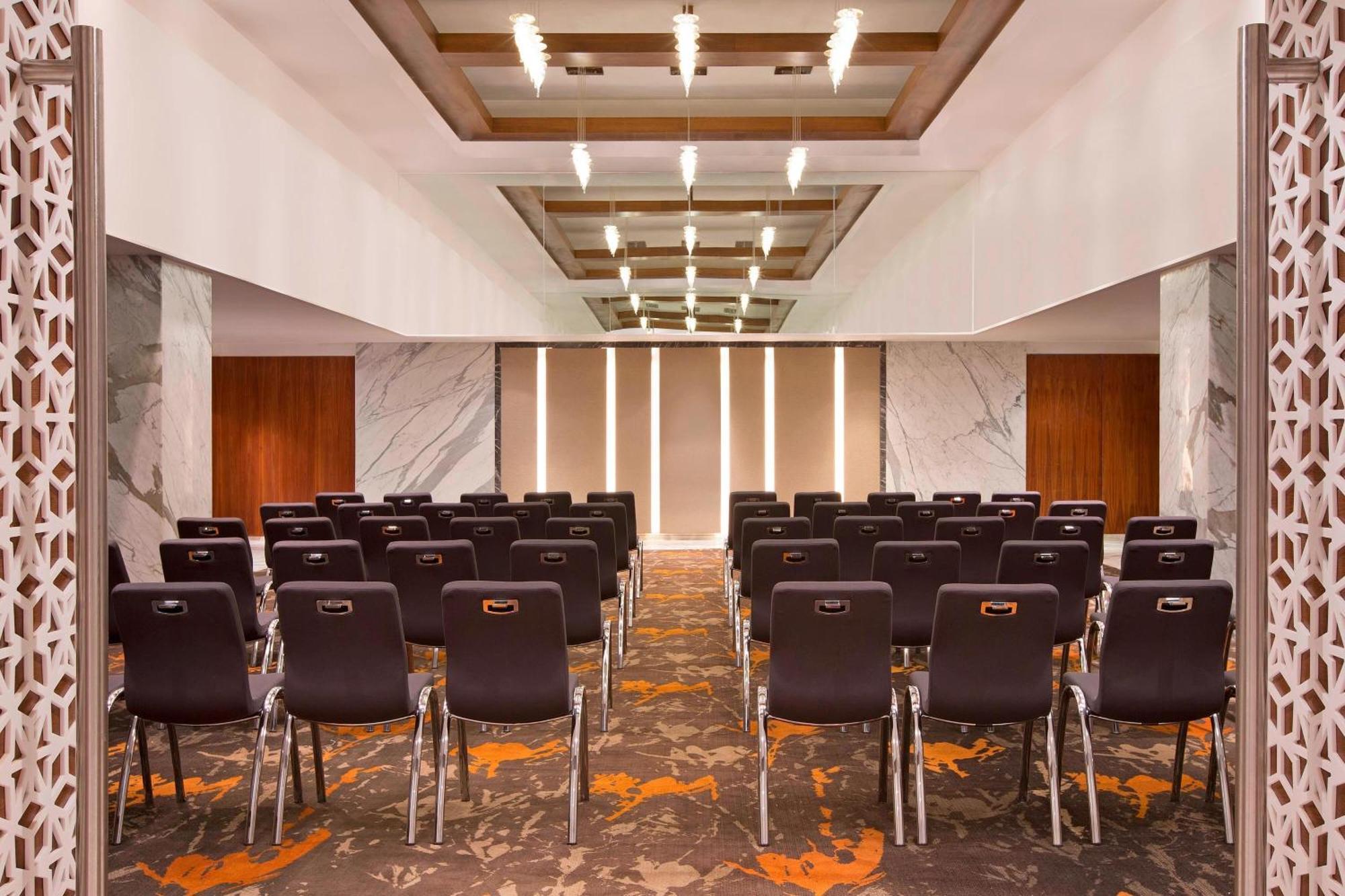 Four Points By Sheraton Whitefield Hotel 4*