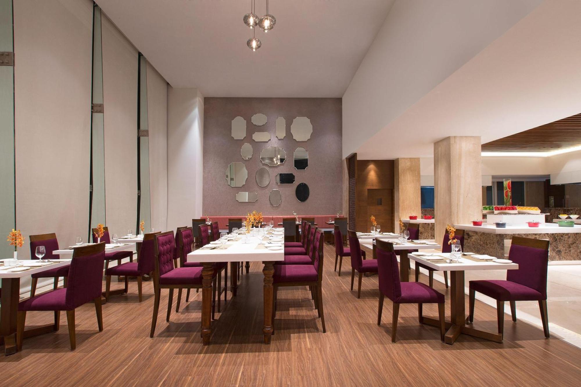 Four Points By Sheraton Whitefield Hotel 4*