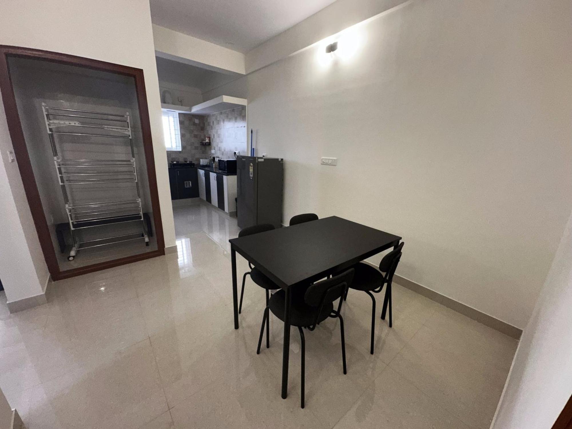 Hotel Trinetra Homes 102