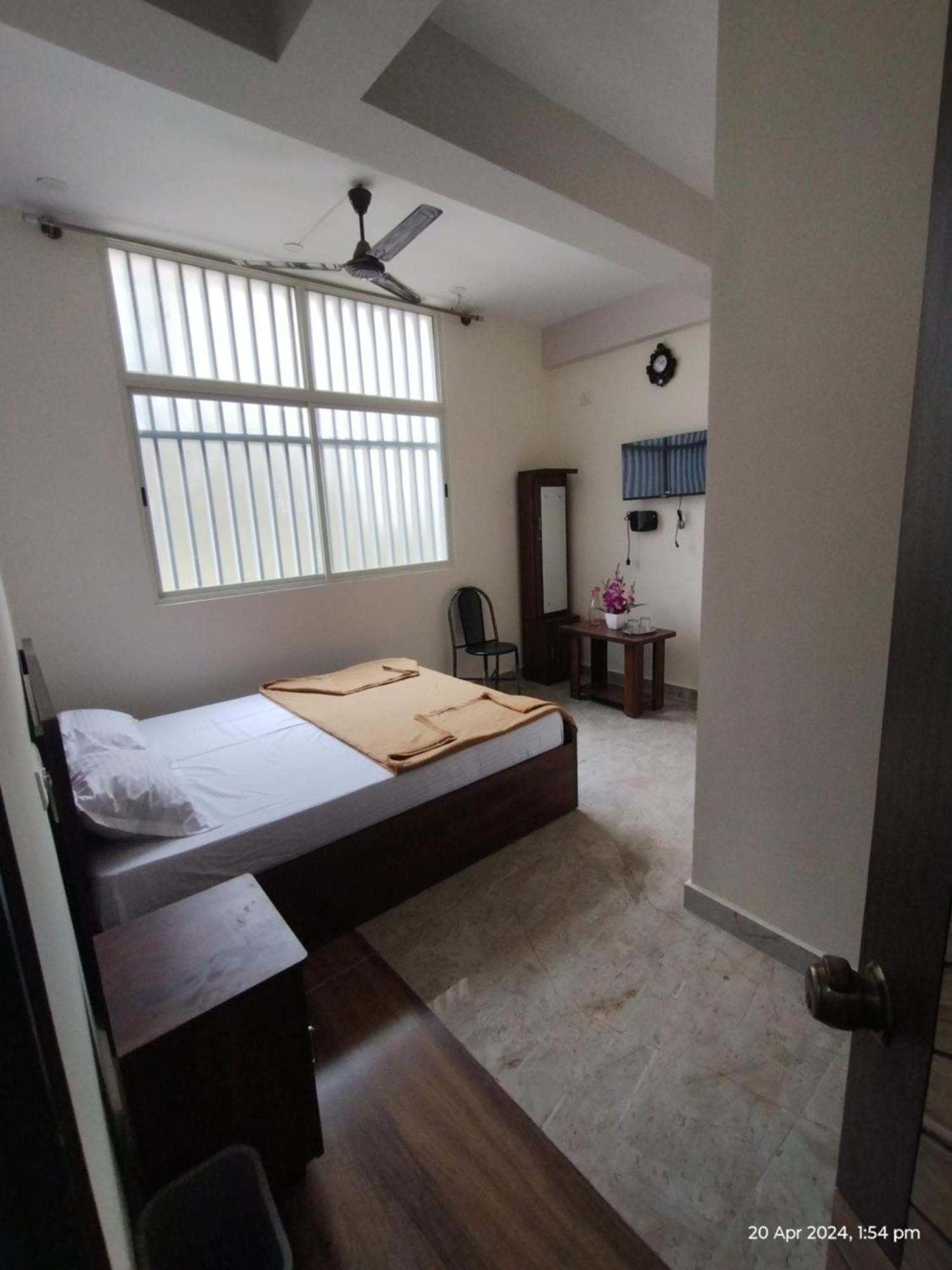 Gm Comforts -lodge-cl-7 *
