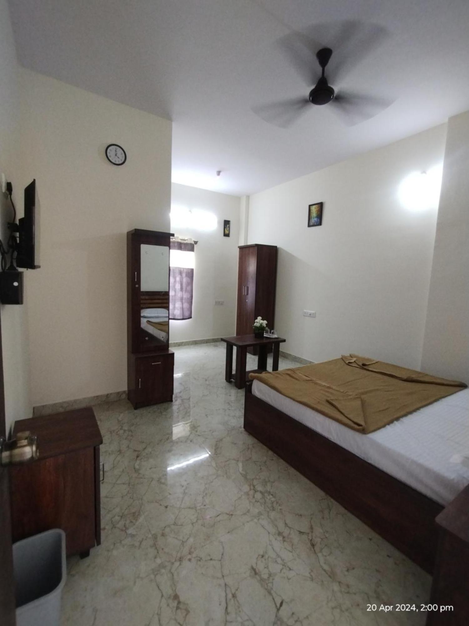 Gm Comforts -lodge-cl-7 Hotel *