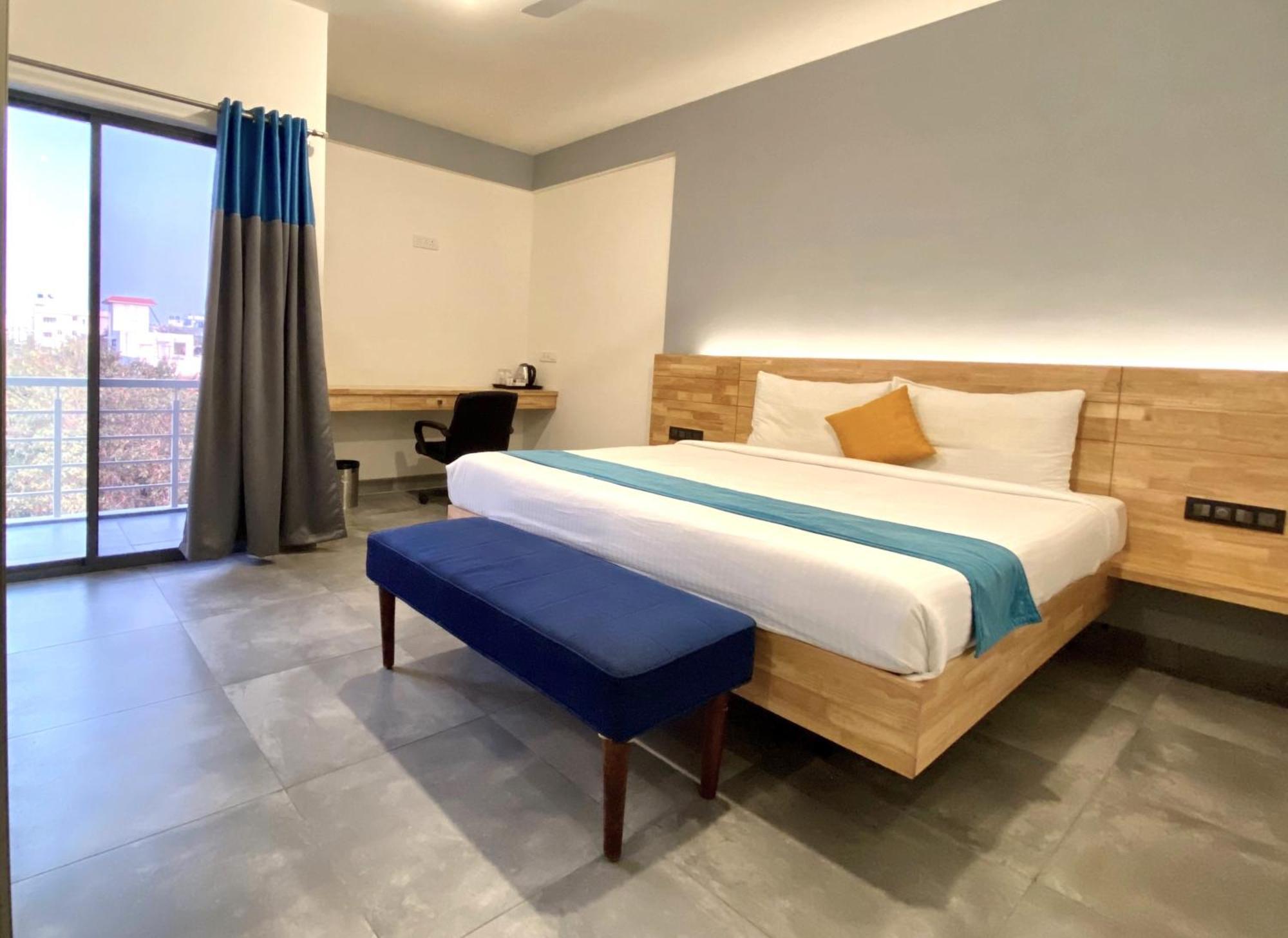 Aura Corporate Hotel