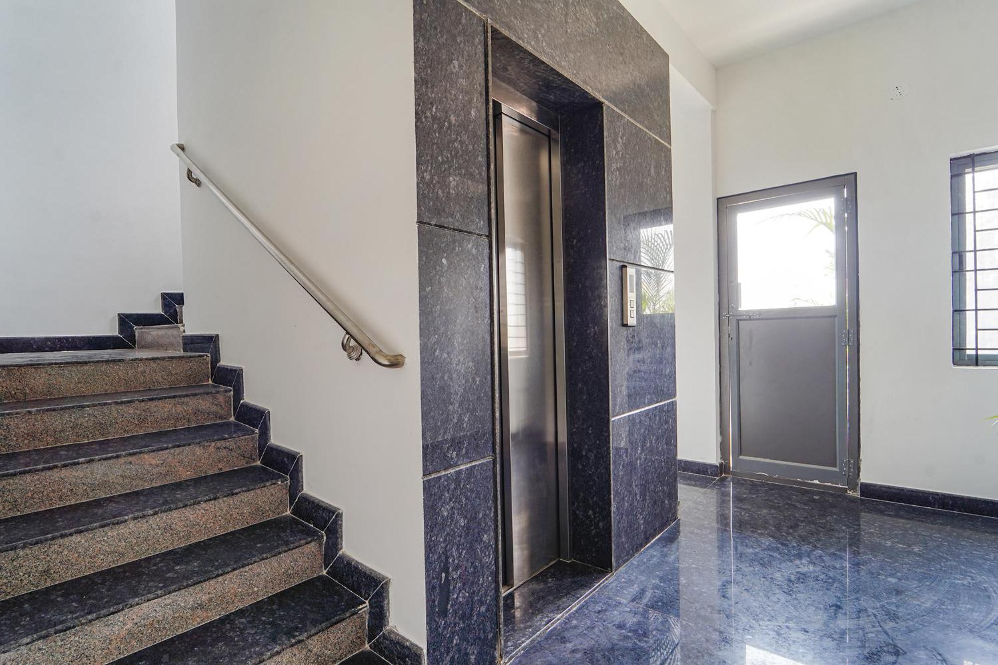 Hotel Fabhotel Metro - Nr Esi Hospital