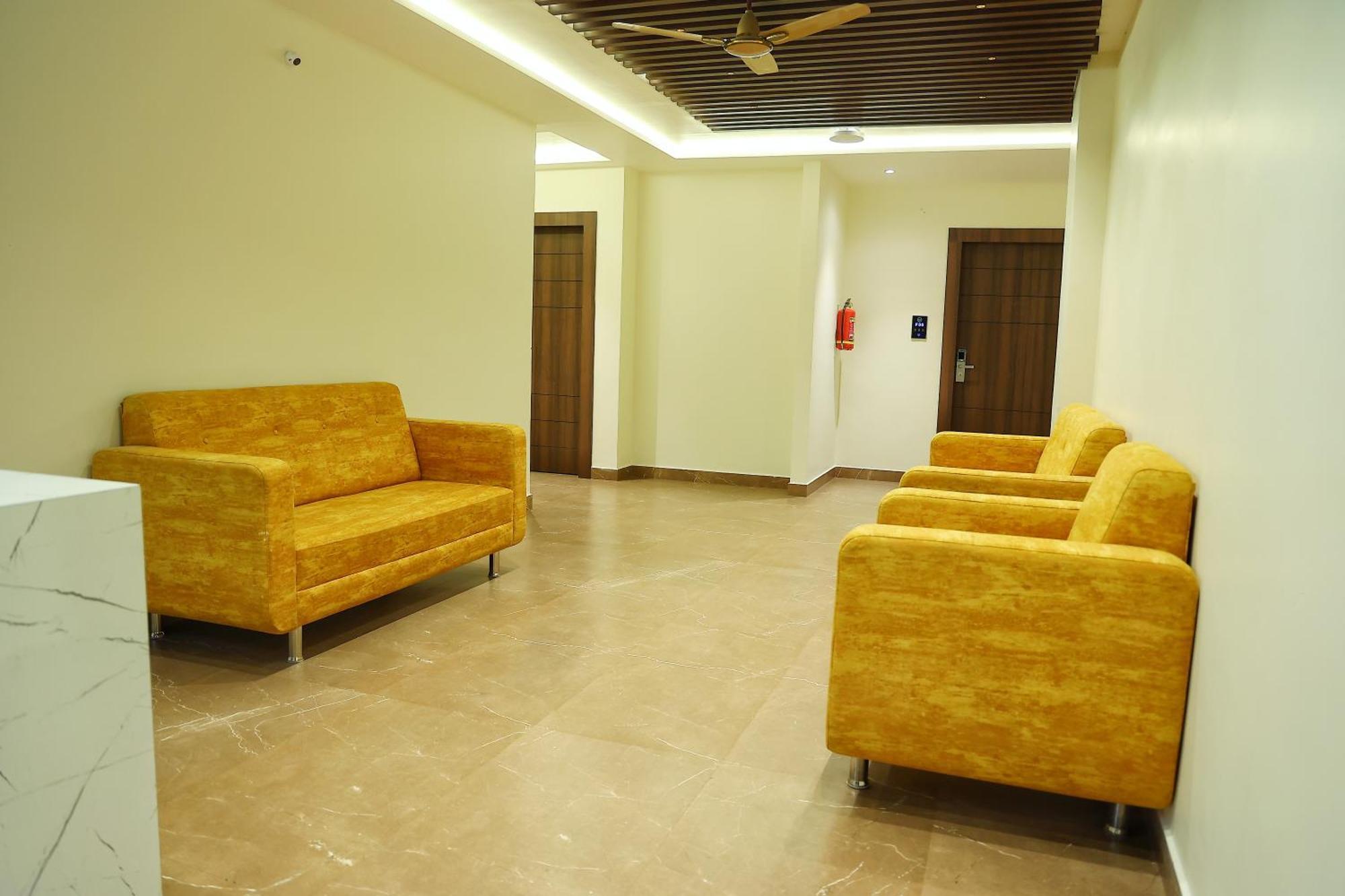 Hotel Aaryan Comforts - Peenya 3*