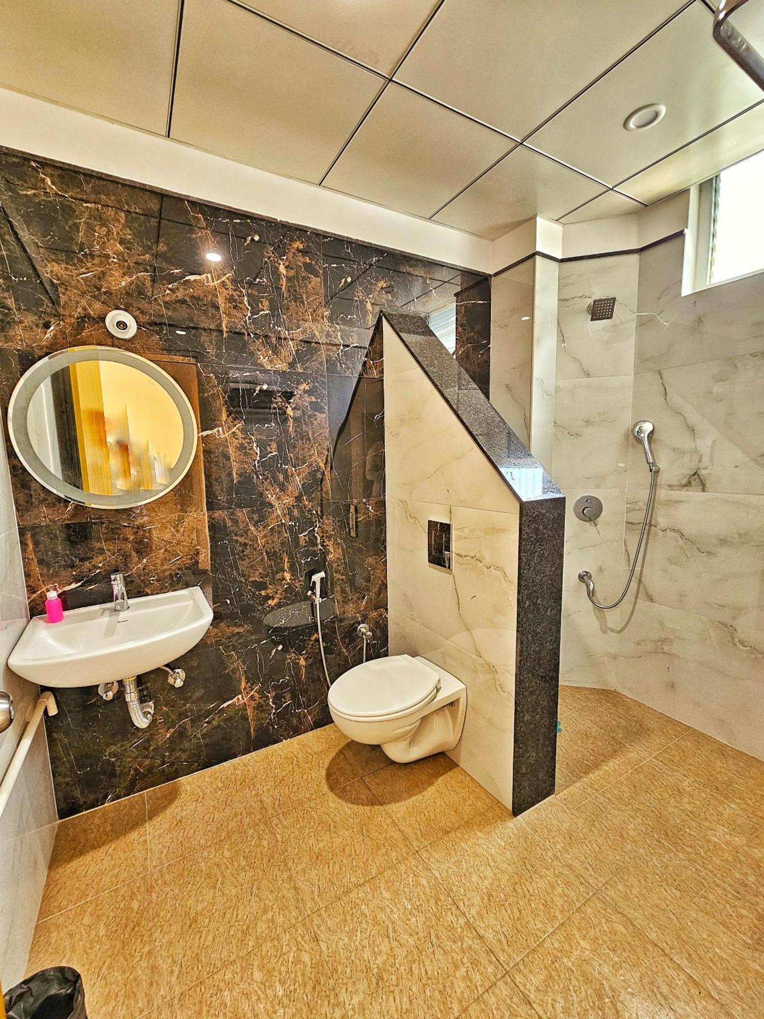Hotel Aaryan Comforts - Peenya 3*