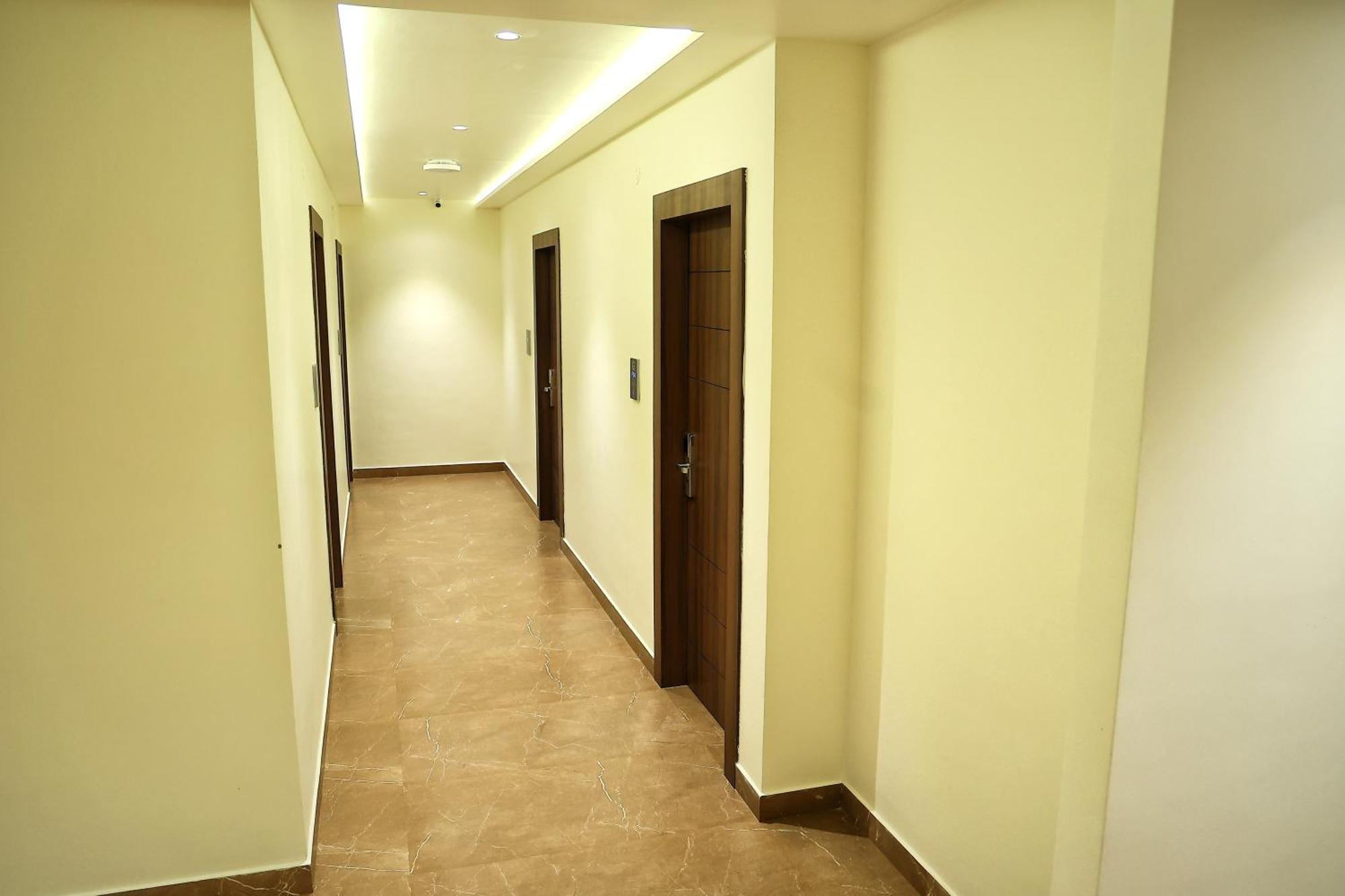 Hotel Aaryan Comforts - Peenya 3*