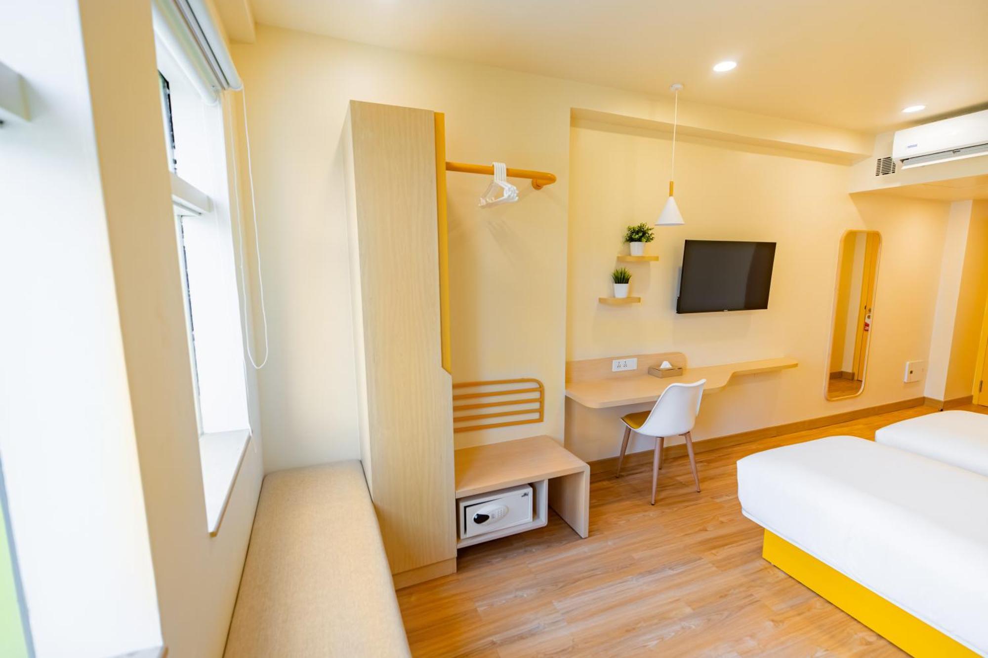 Bloom - Richmond Road 3*