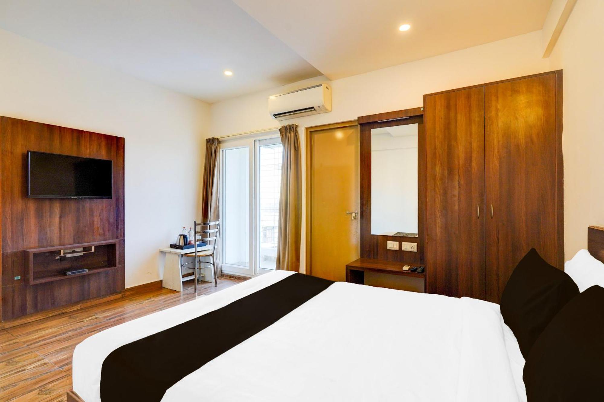 Hotel Super Townhouse Whitefield Bangalore 3*