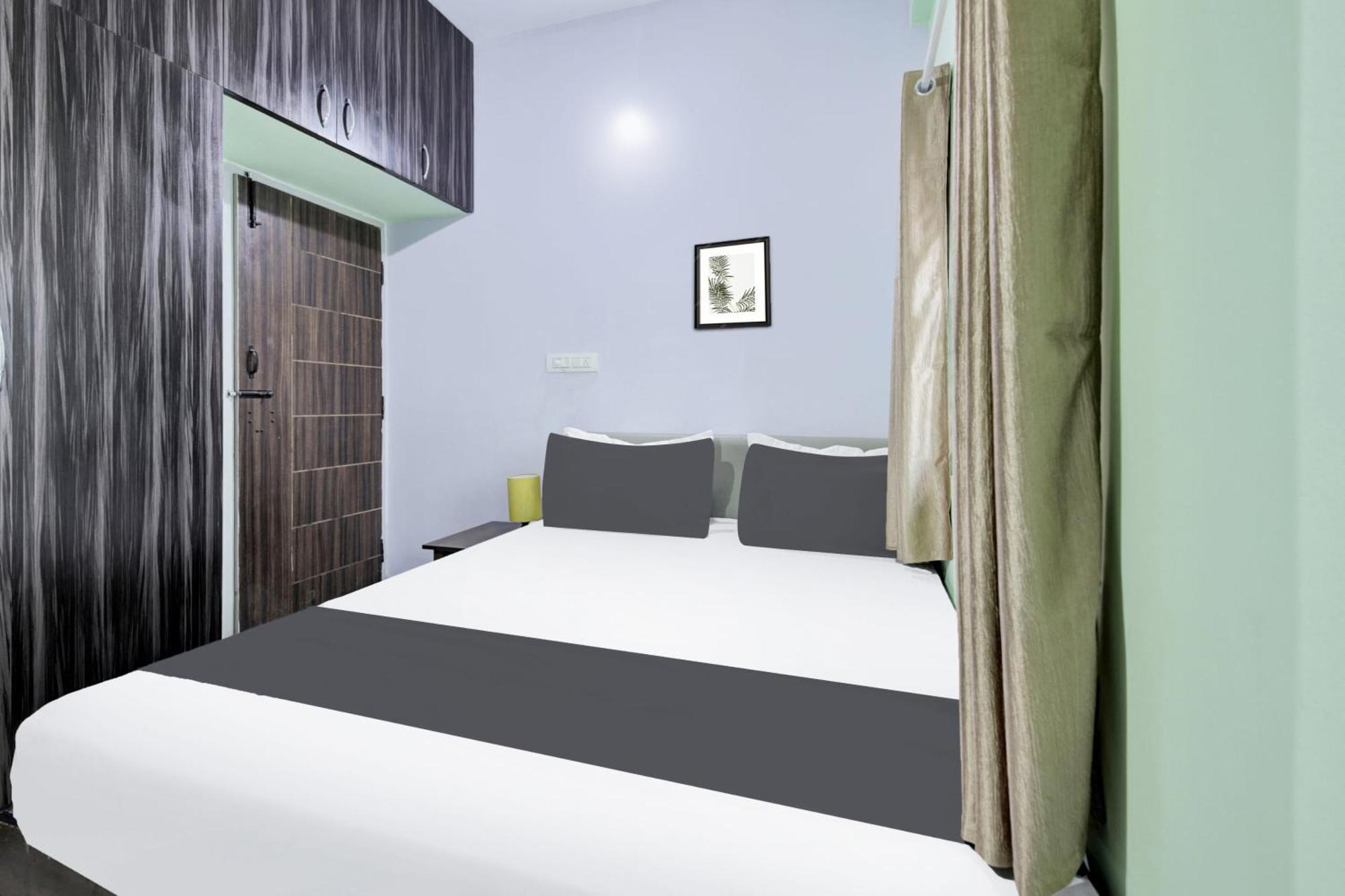 Hotel O S M Boarding And Bangalore