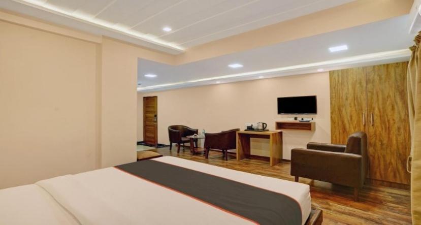 Hotel Orange Park *