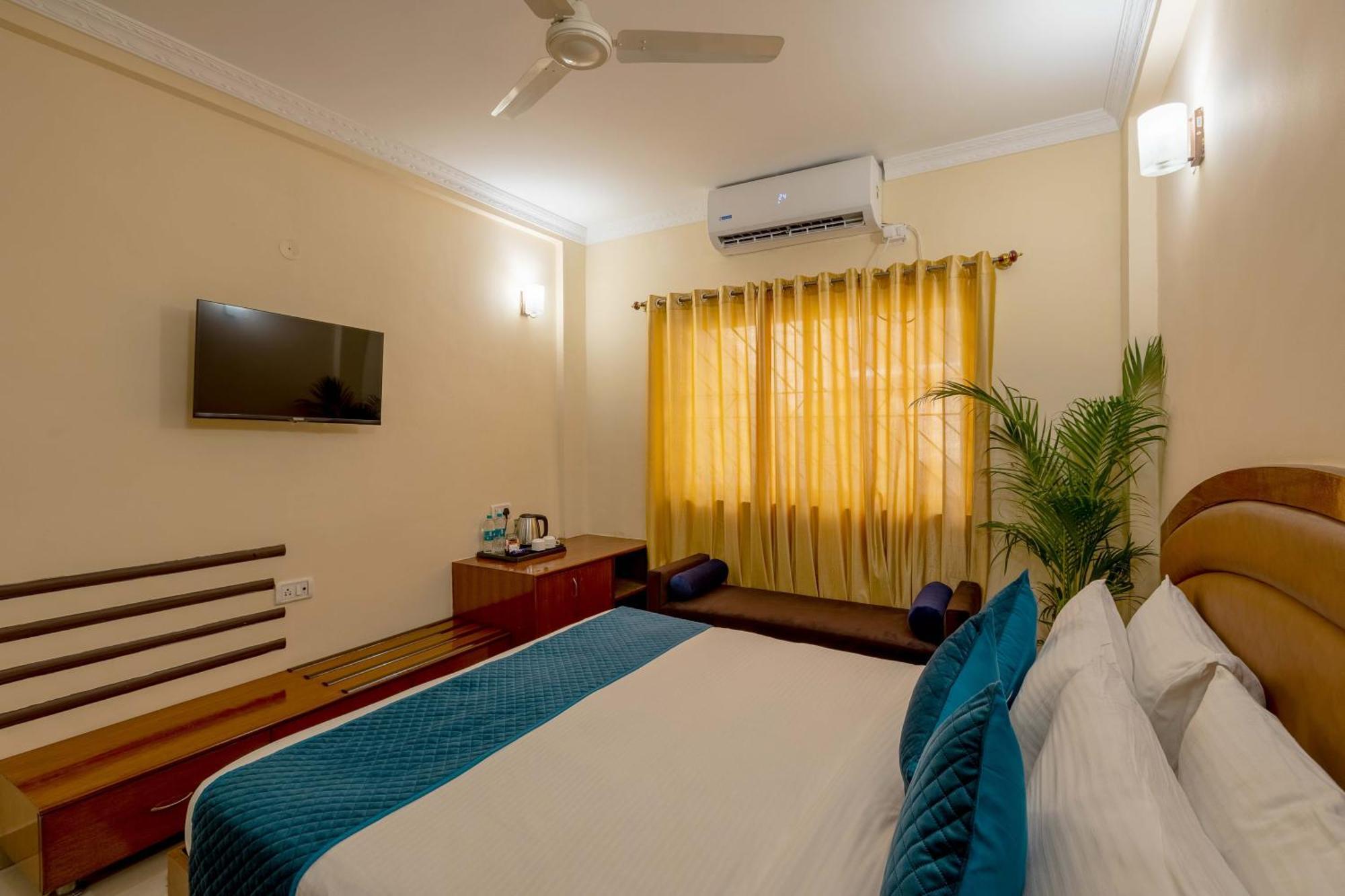 Blue Bliss By Pph Living Infantry Road Love hotel Bangalore