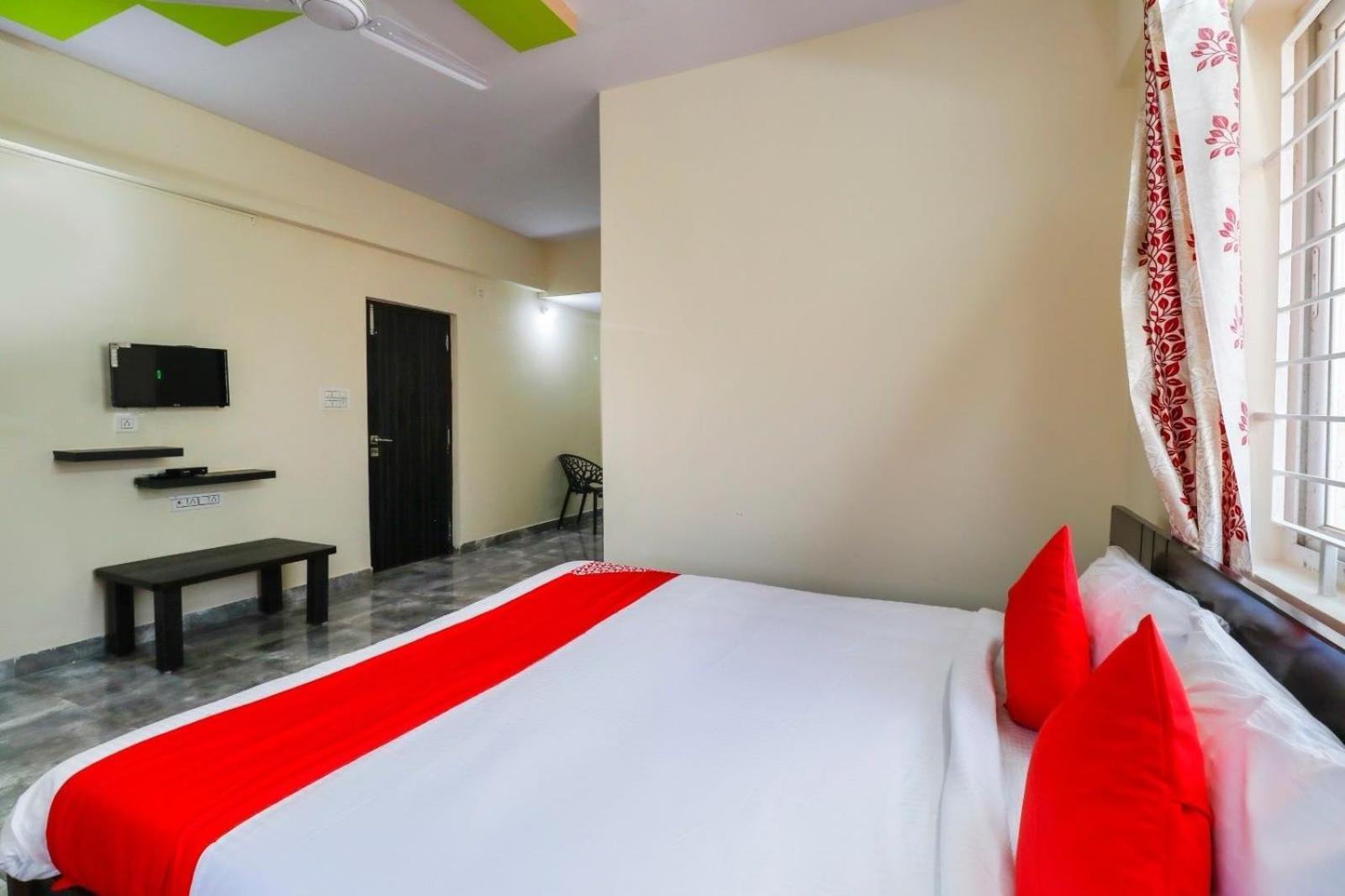 Hotel O Sv Comfort 3*