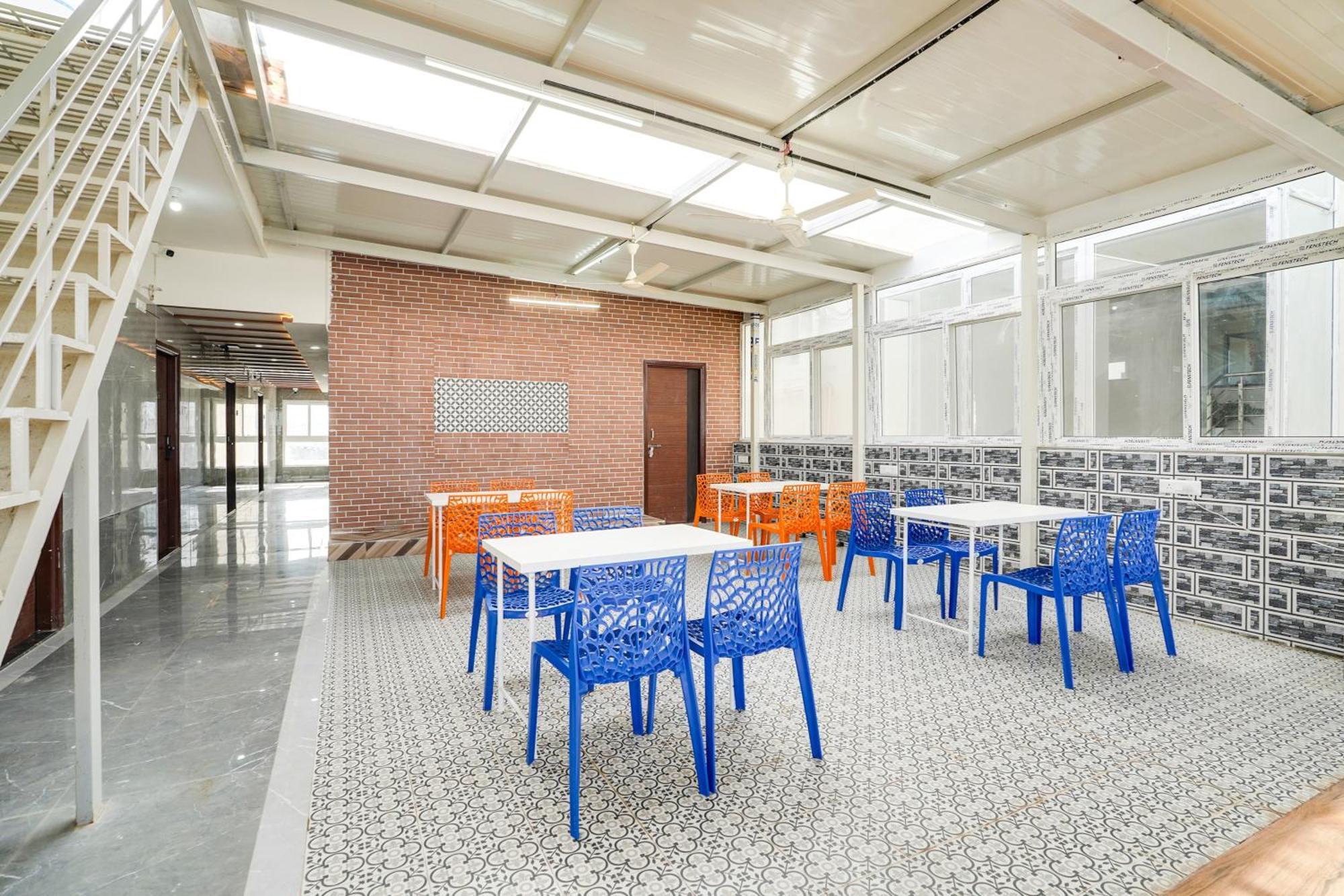 Townhouse Redmoon Hotel Bangalore