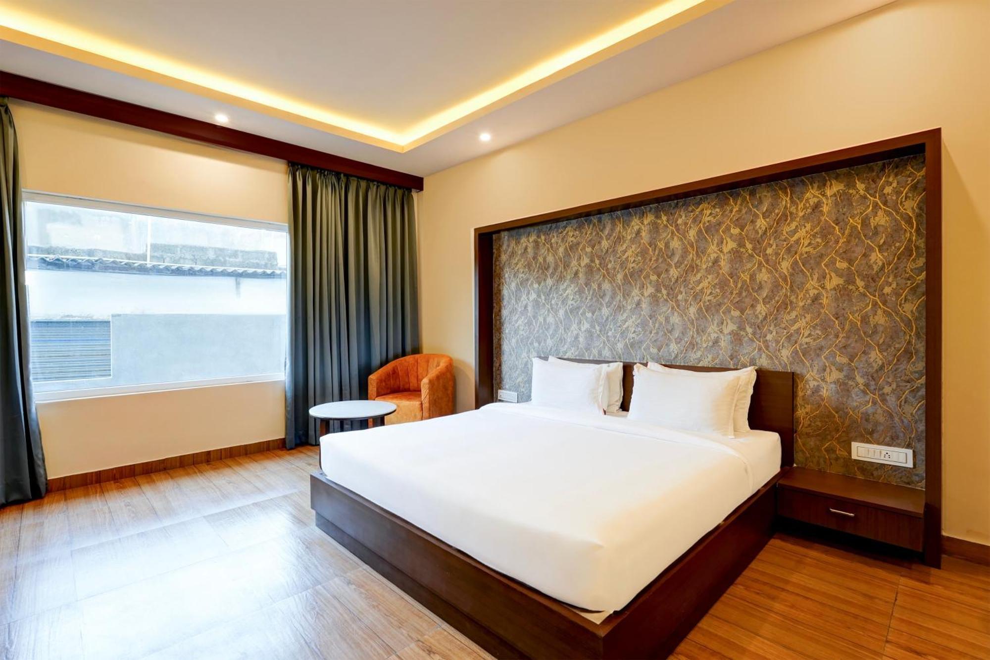 Super Townhouse Oak Mahadevapura Opposite Phoenix Mall Formerly Grand Wilton 4*