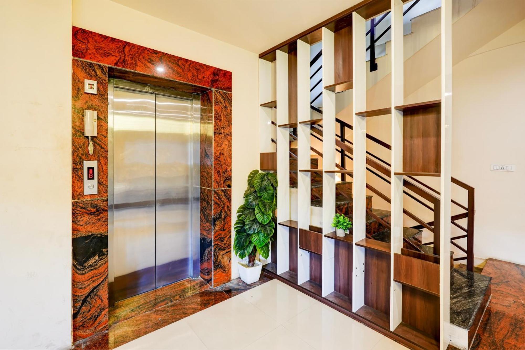 Super Townhouse Oak Mahadevapura Opposite Phoenix Mall Formerly Grand Wilton