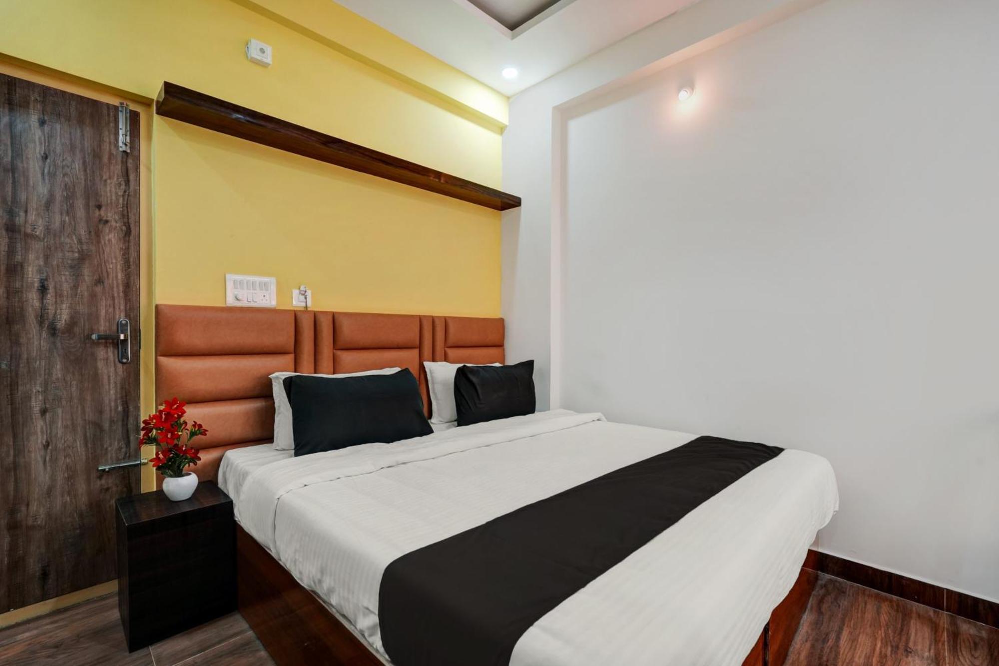 Collection O Utsav Grand Hotel 4*