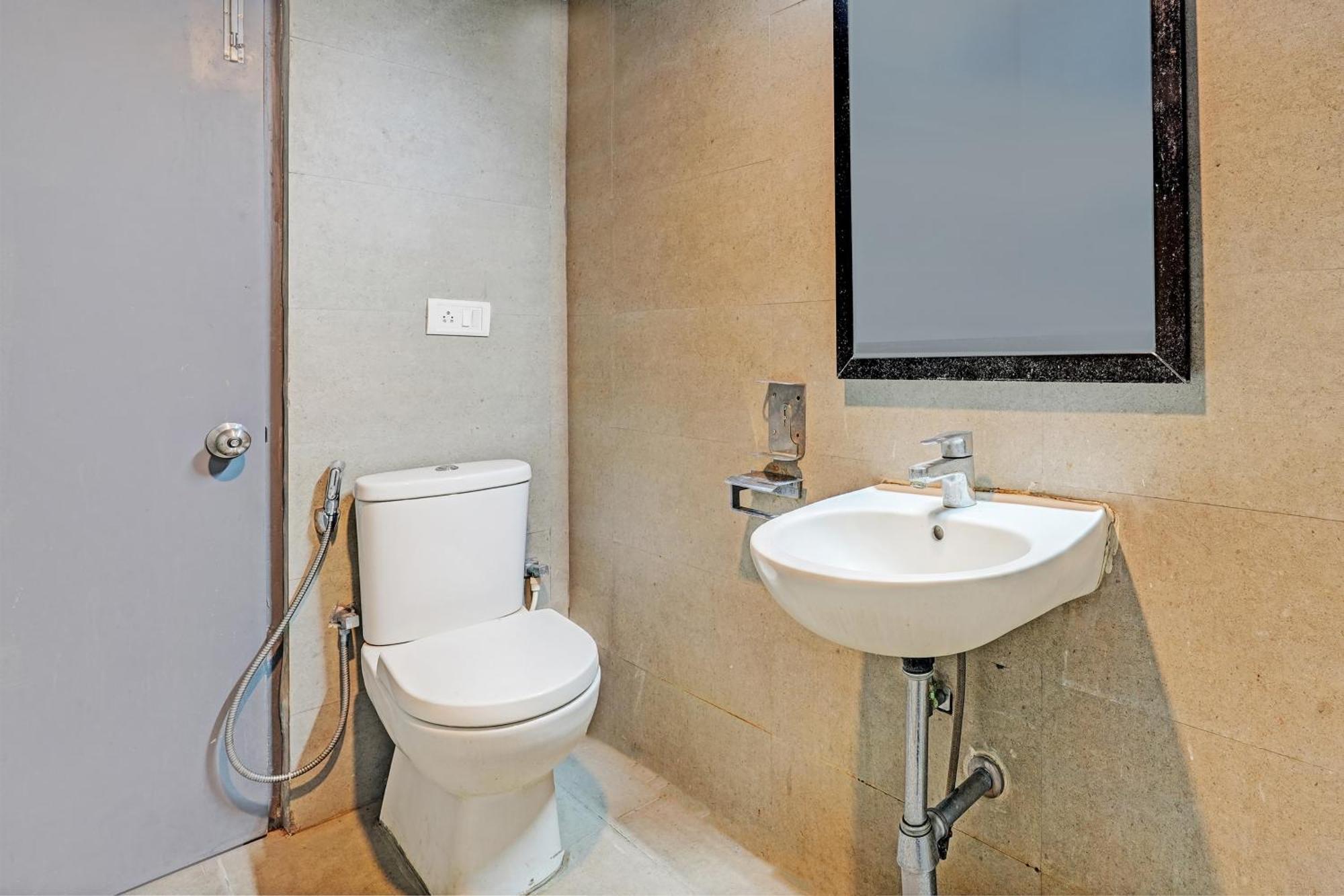 Super Townhouse Ramamurthy Nagar Formerly Navya International Hotel