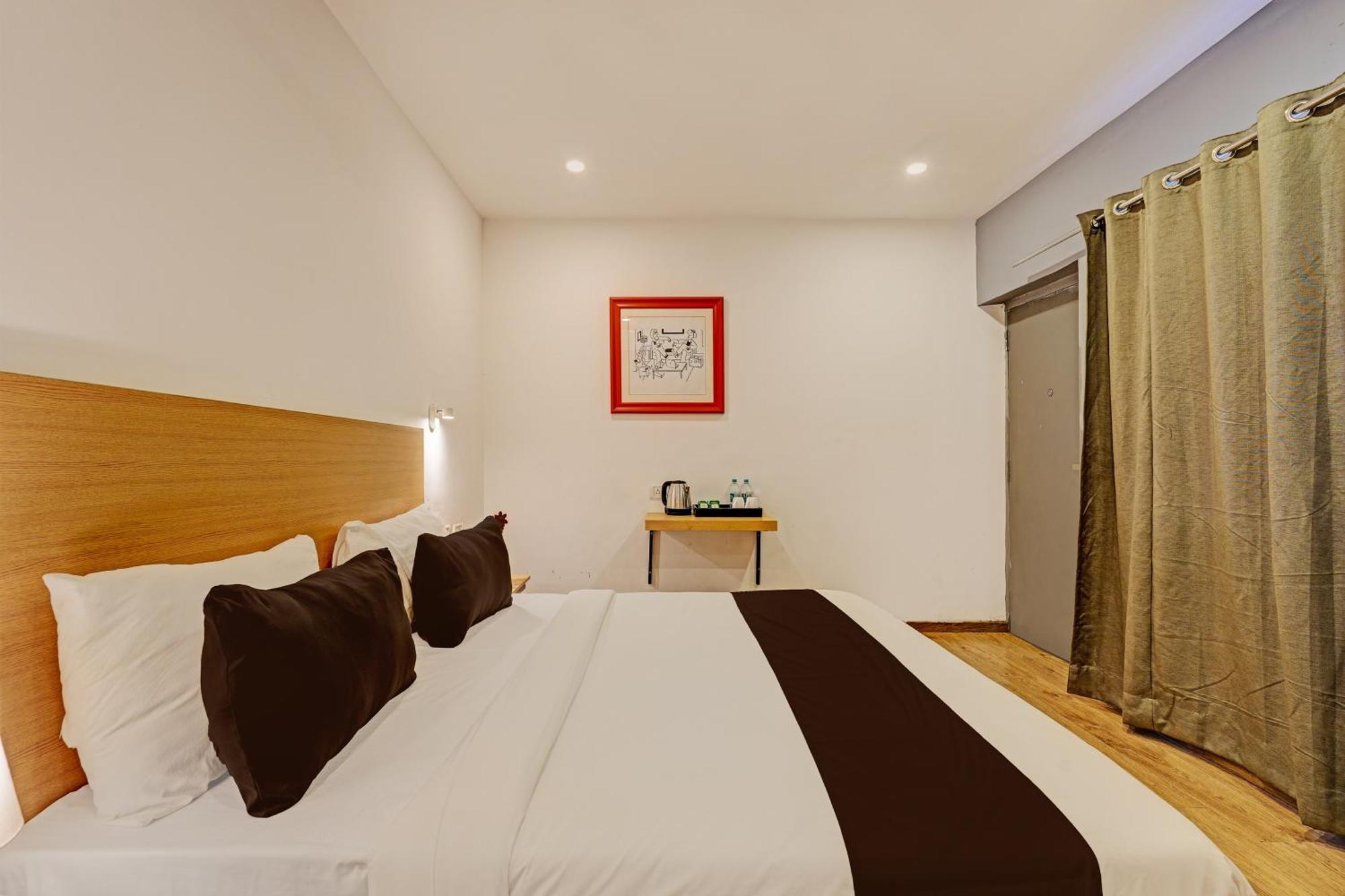 Super Townhouse Ramamurthy Nagar Formerly Navya International 4*