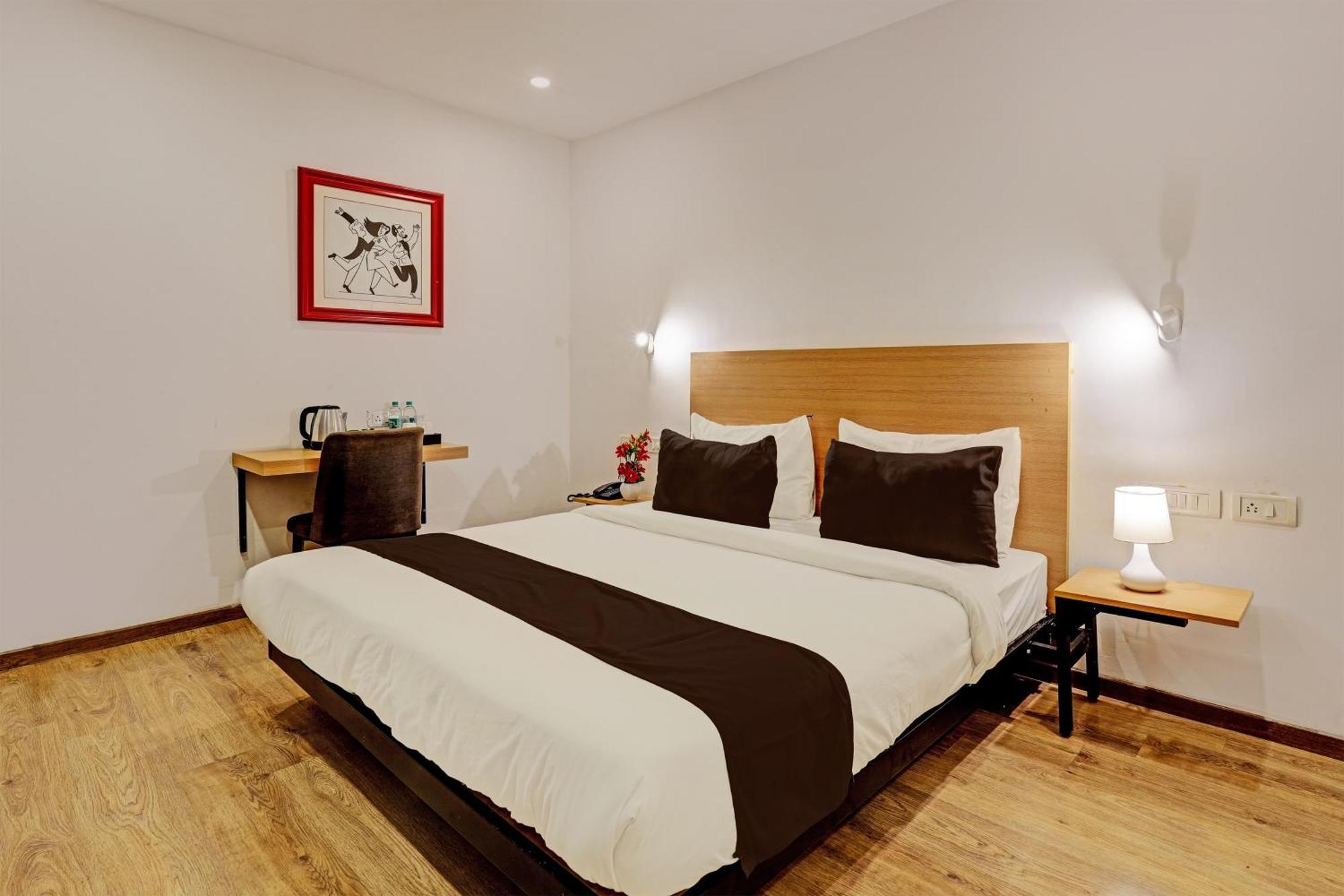 Super Townhouse Ramamurthy Nagar Formerly Navya International Hotel 4*