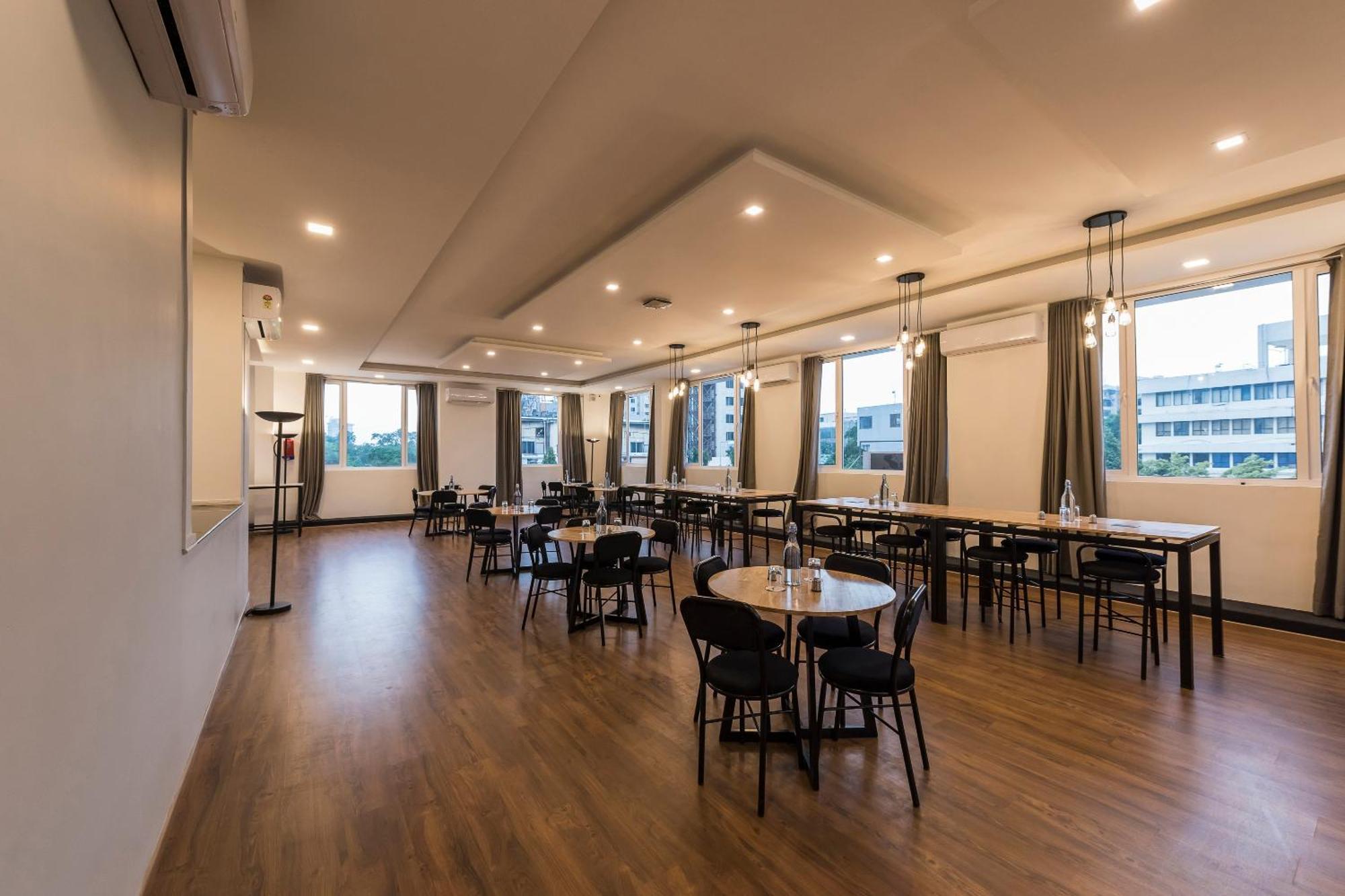 Hotel Super Townhouse Mg Road,bangalore
