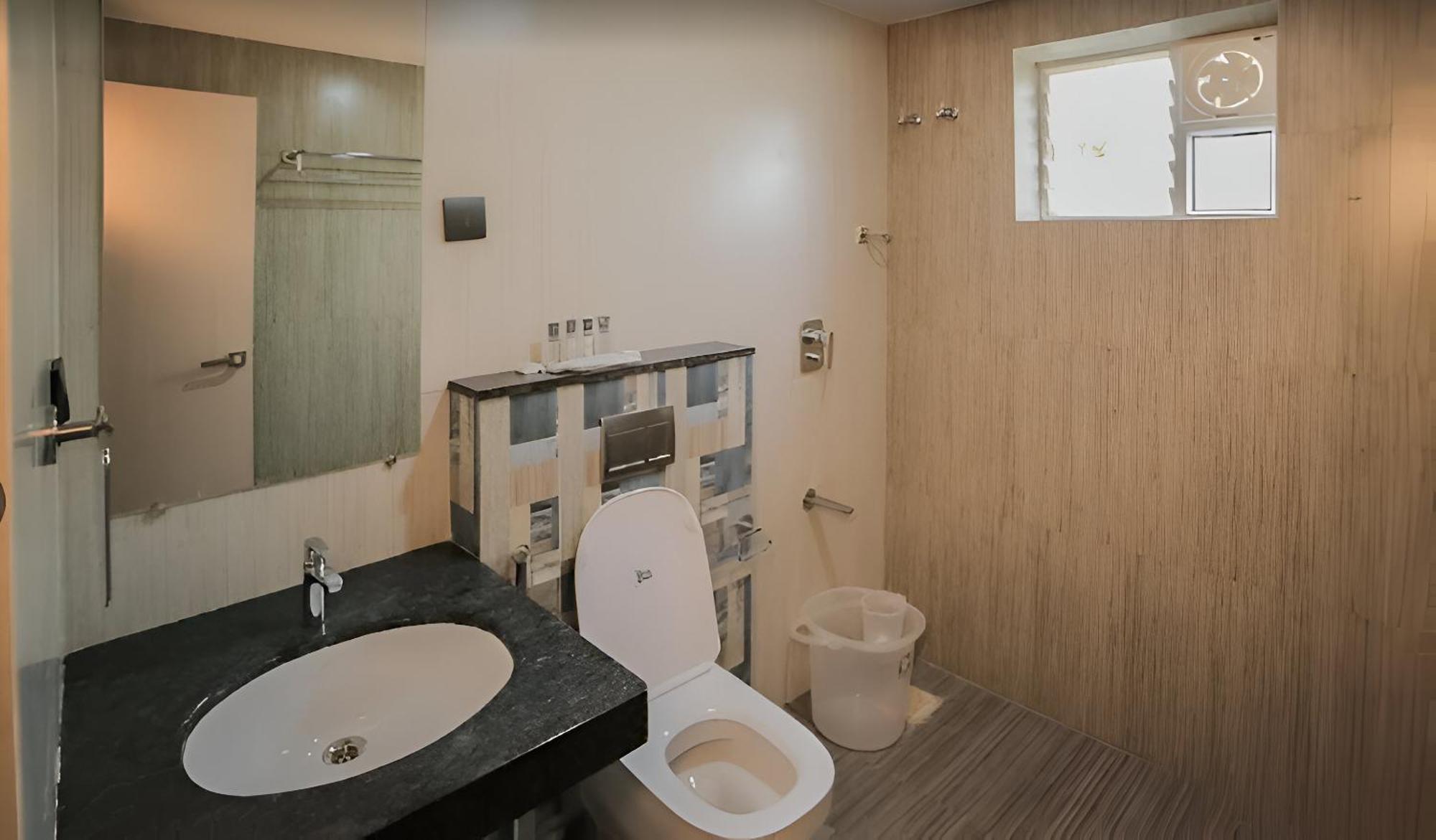 Pph Royal Gs Comforts Opp Mall Of 3* Bangalore