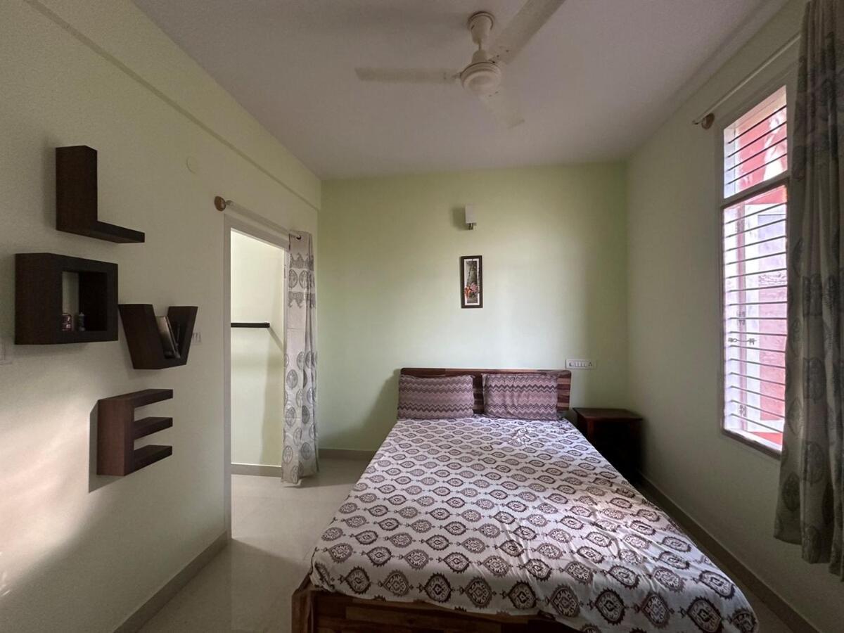 Apartment Comfort Living C On 2nd Floor Shared Area *