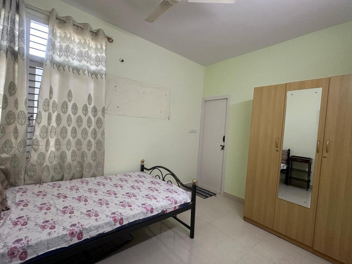 Apartment Comfort Living B On 2nd Floor Shared Area *